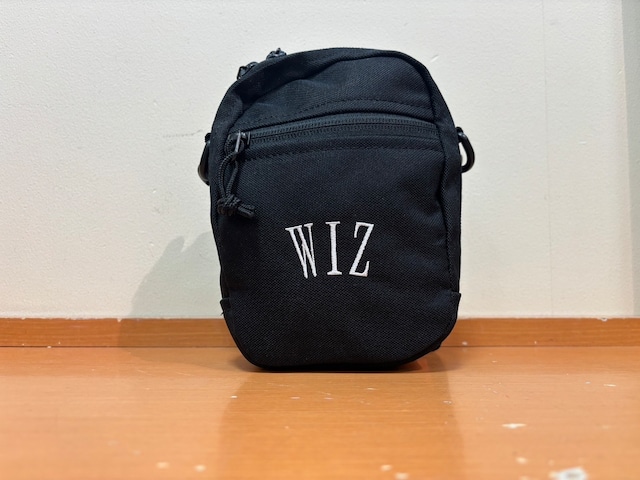WIZSTAND ARCH LOGO POUCH BAG