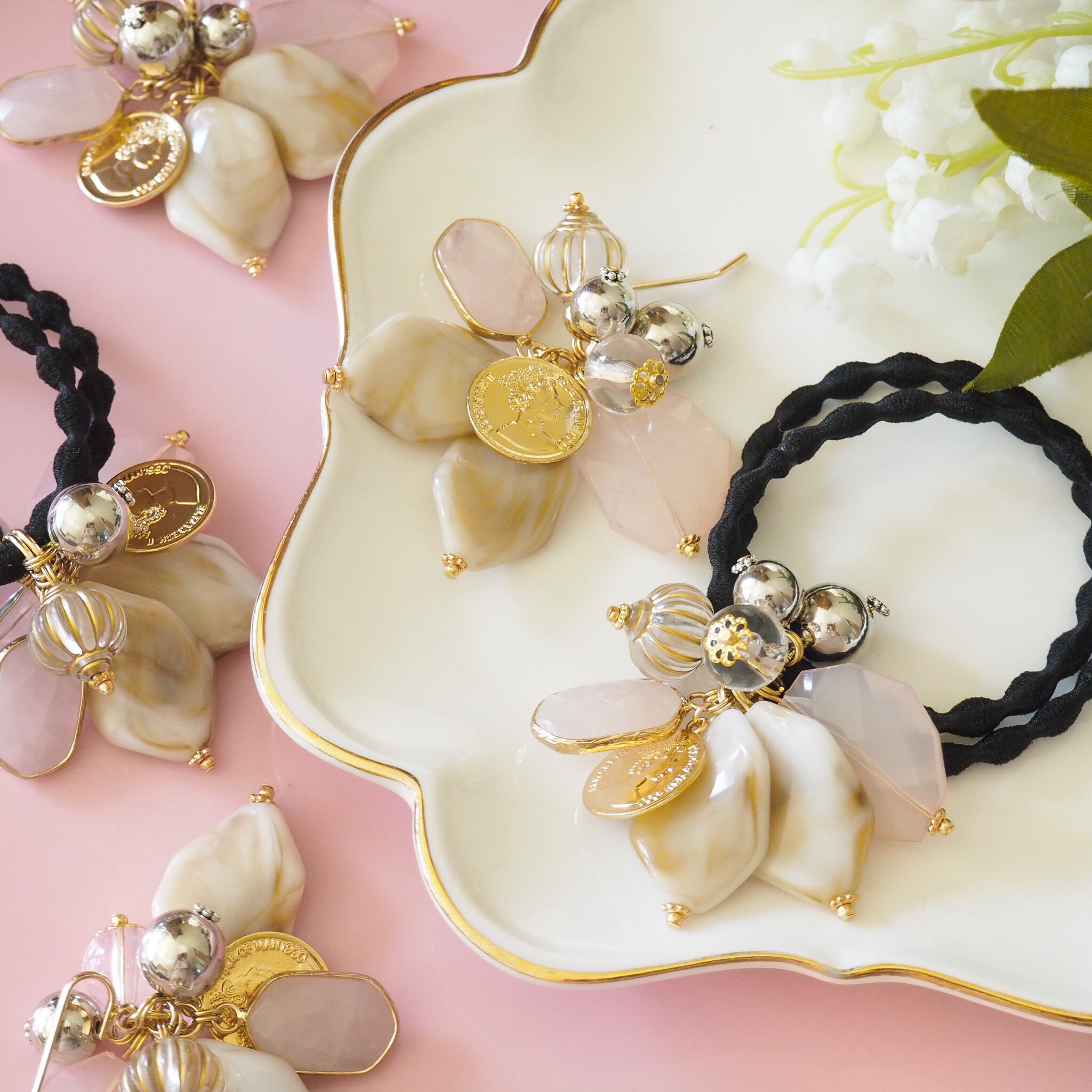 ♫❤️ いちご　ポニーフック　天然石　ローズクォーツ　ヘアゴム　バッグチャーム ️ いちご ポニーフック 天然石 ローズクォーツ ヘアゴム バッグチャーム