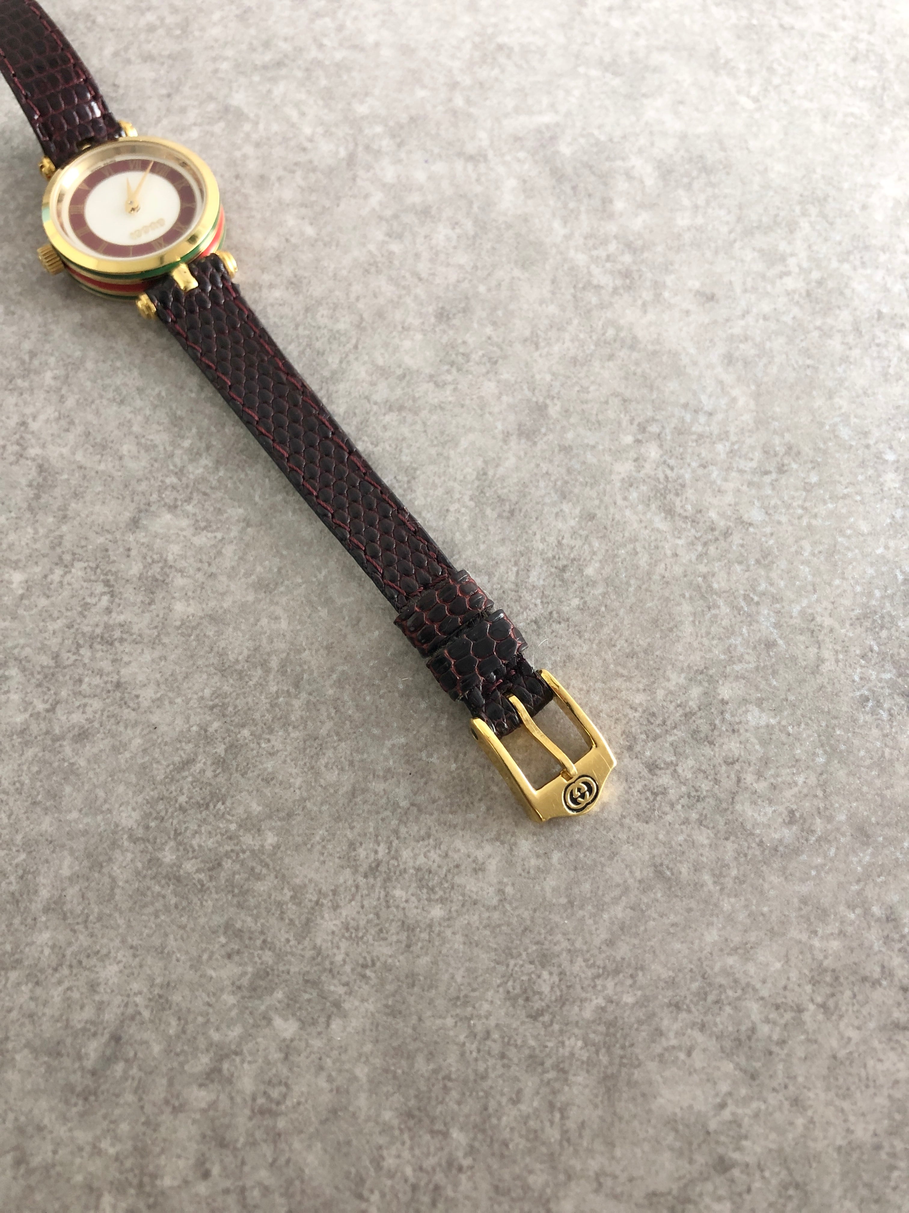 GUCCI グッチ 腕時計 ゴールド レッド シェリーライン レザー
