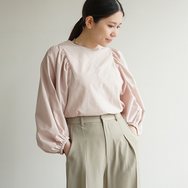 パフスリーブブラウス　