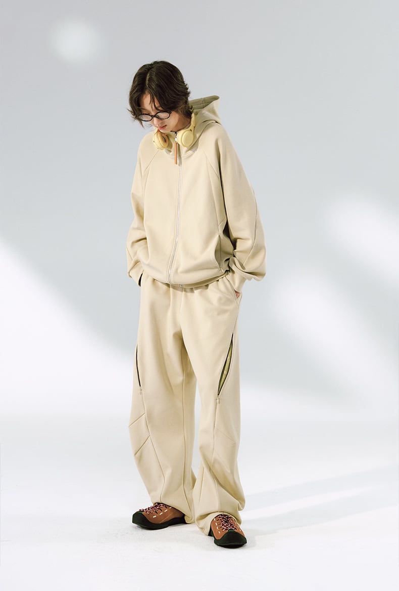 タングラムクルーネックスエットベージュLサイズ LYCRA® ベンチレーションスウェットパンツ | テックウェア専門店 AHAMKARA