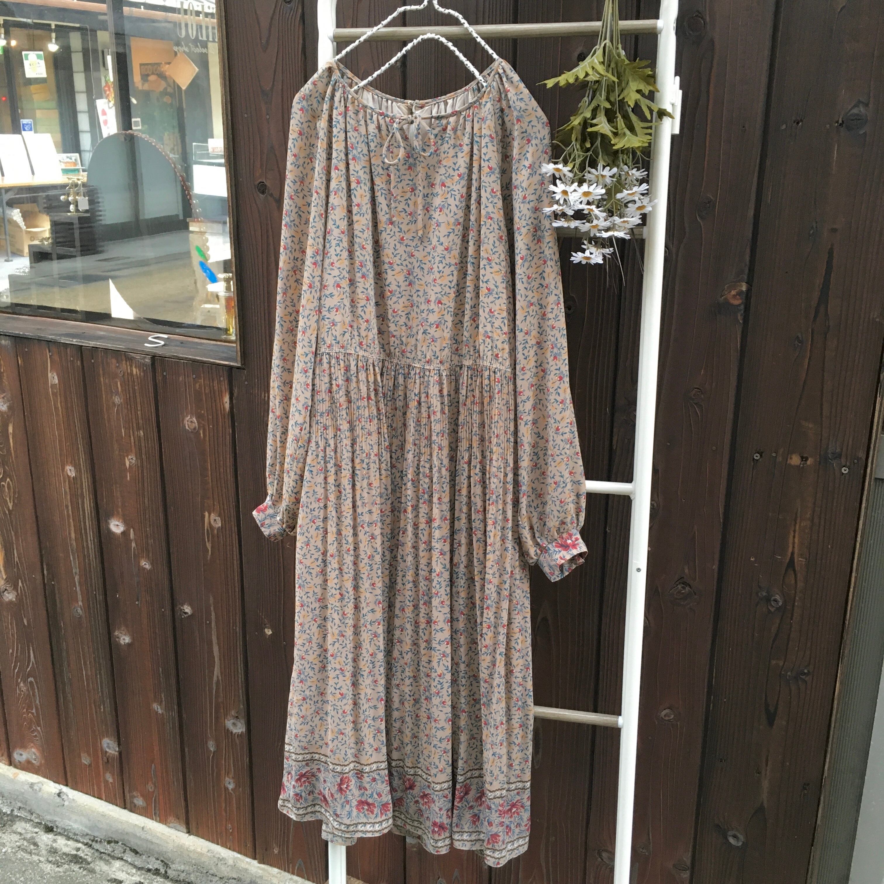 flower pleated one piece 〈レトロ古着 花柄ワンピース 〉 | RiLOU