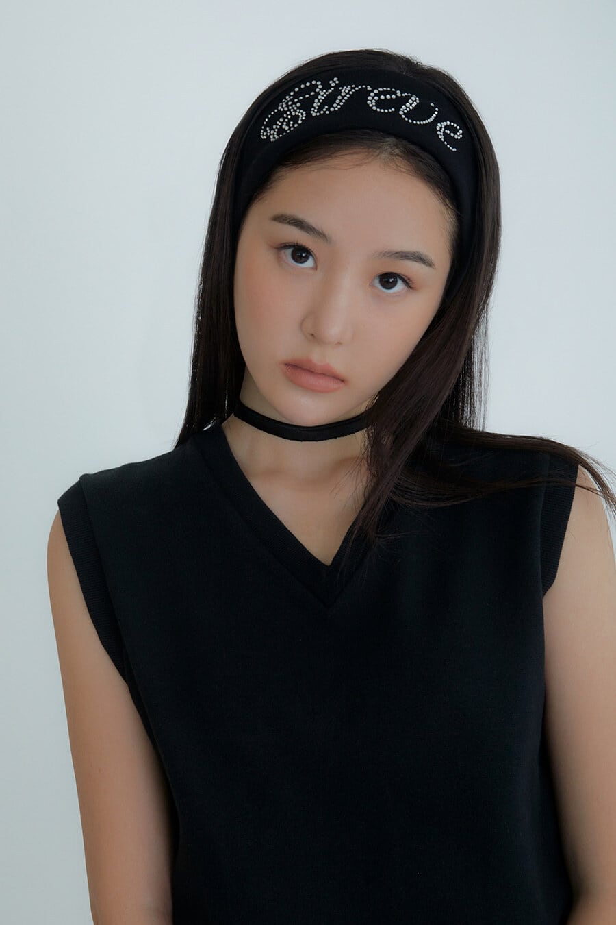 ☆aespa カリナ 着用！！【Eireve】LETTERING HAIR BAND (BLACK) | もごつ