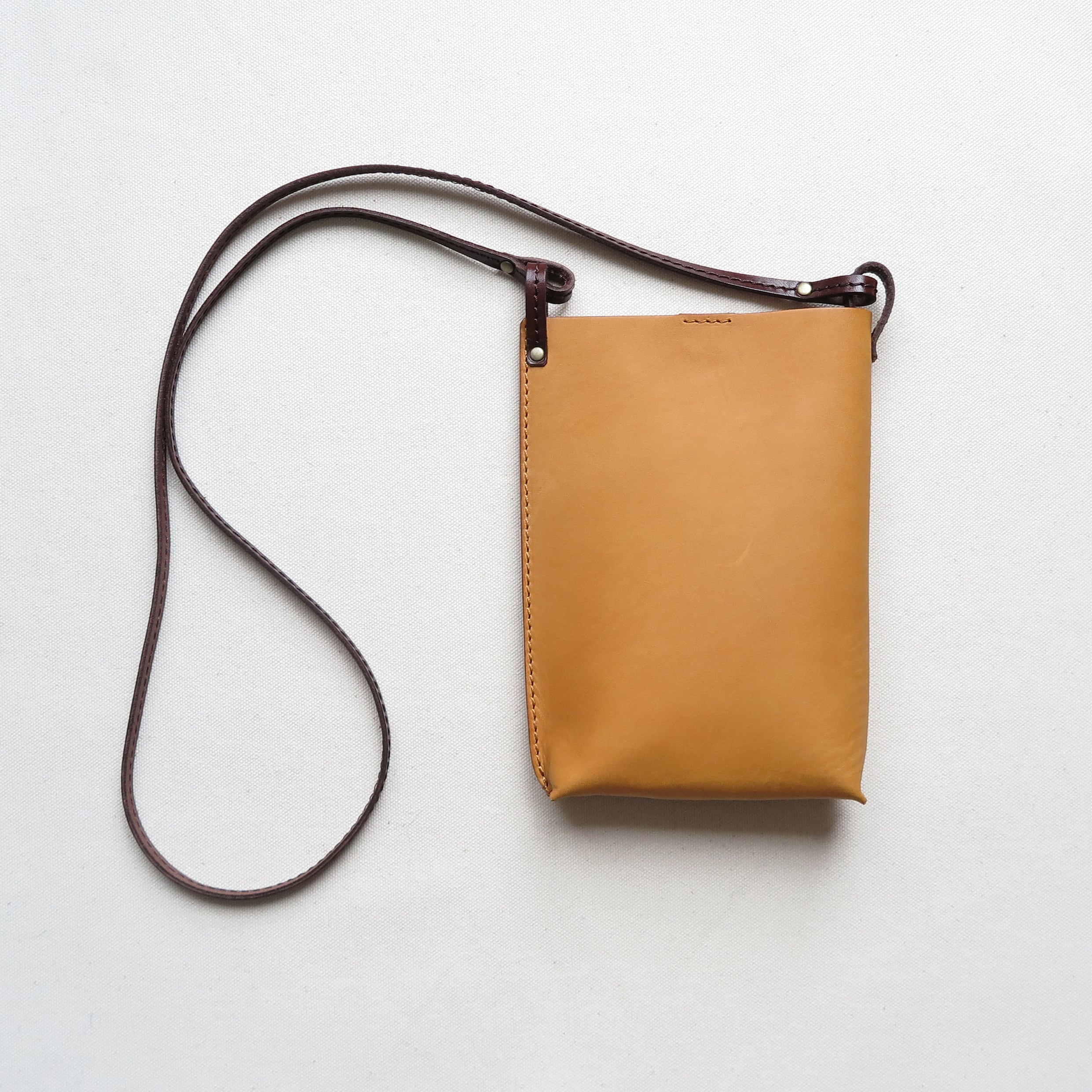 Italian leather pochette「streamline」YELLOW | antitese（アンティテーゼ）Handcrafted  Bags レザーバッグ＆グッズ