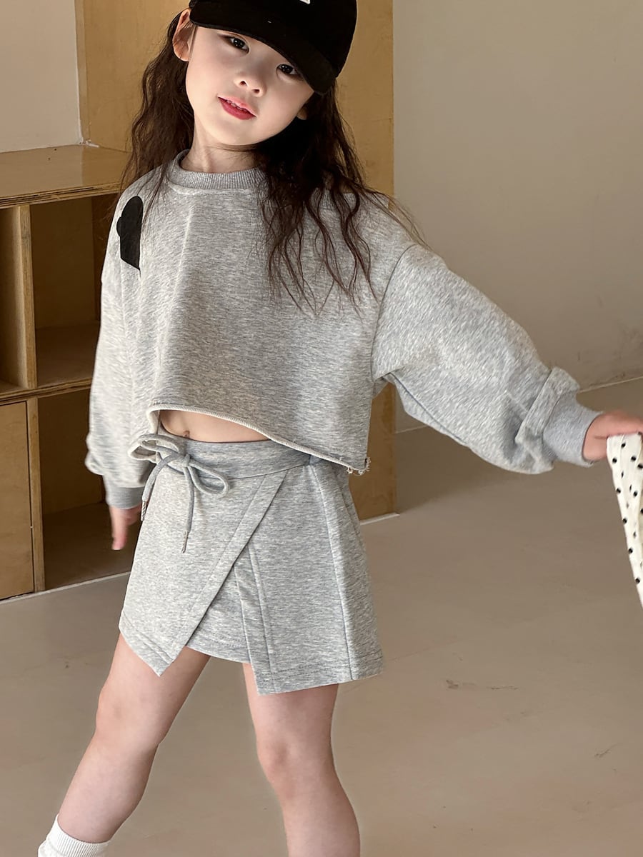 ショート丈ハートトレーナー×インパン付きミニスカート　セットアップ