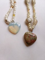 Hart motif beads necklace