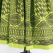 フラダンス 衣装 パウスカート グリーン系 ALOHA FABRICS 黄緑 黒 シングル ハワイアン レッスン アロハ 明るい 爽やか ハワイ製 ハワイアンプリント かわいい スカート ふんわり ブラック系