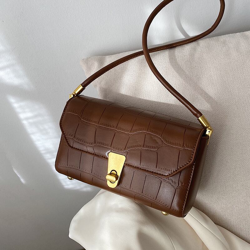 オータムウィンターレッド 秋物 冬物 スクウェア 手作りハンドバック45589930822