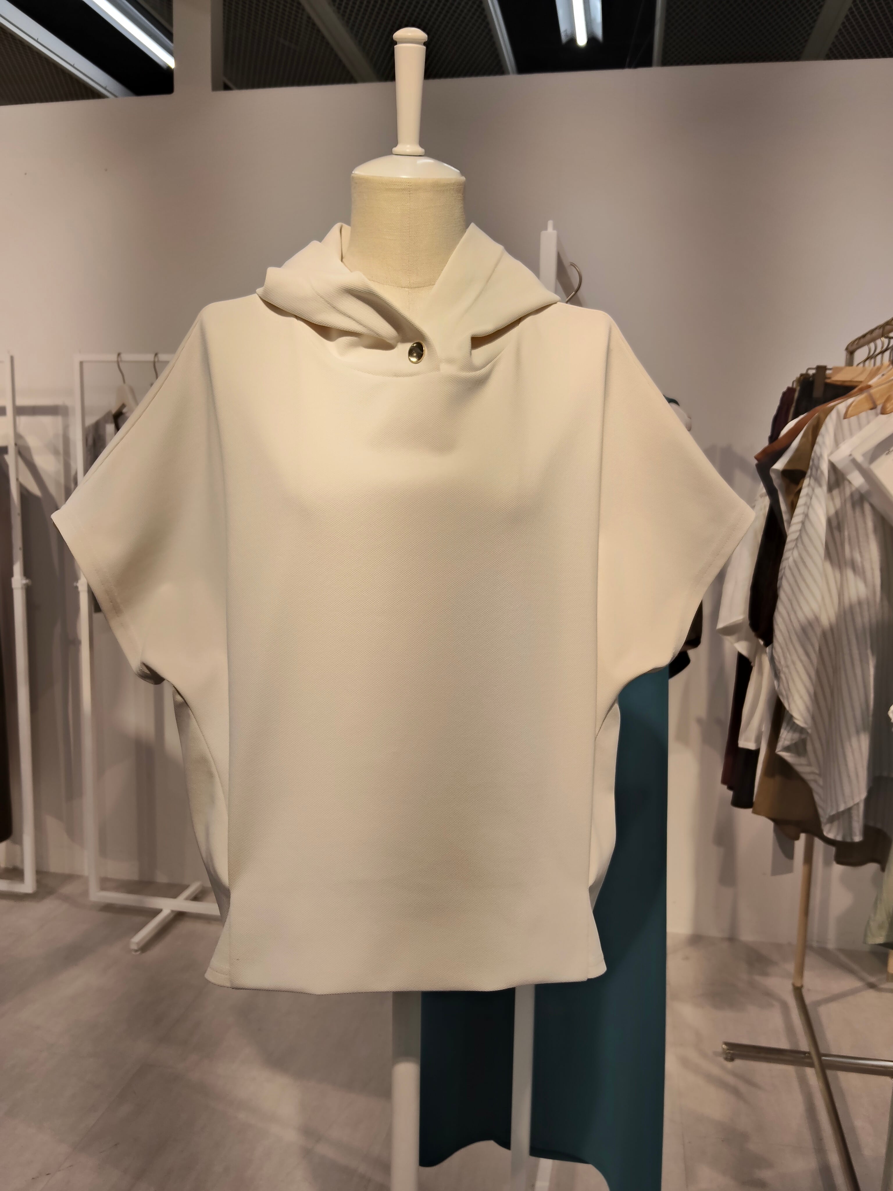 733-85561 上品鹿の子ドットボタン フーディー