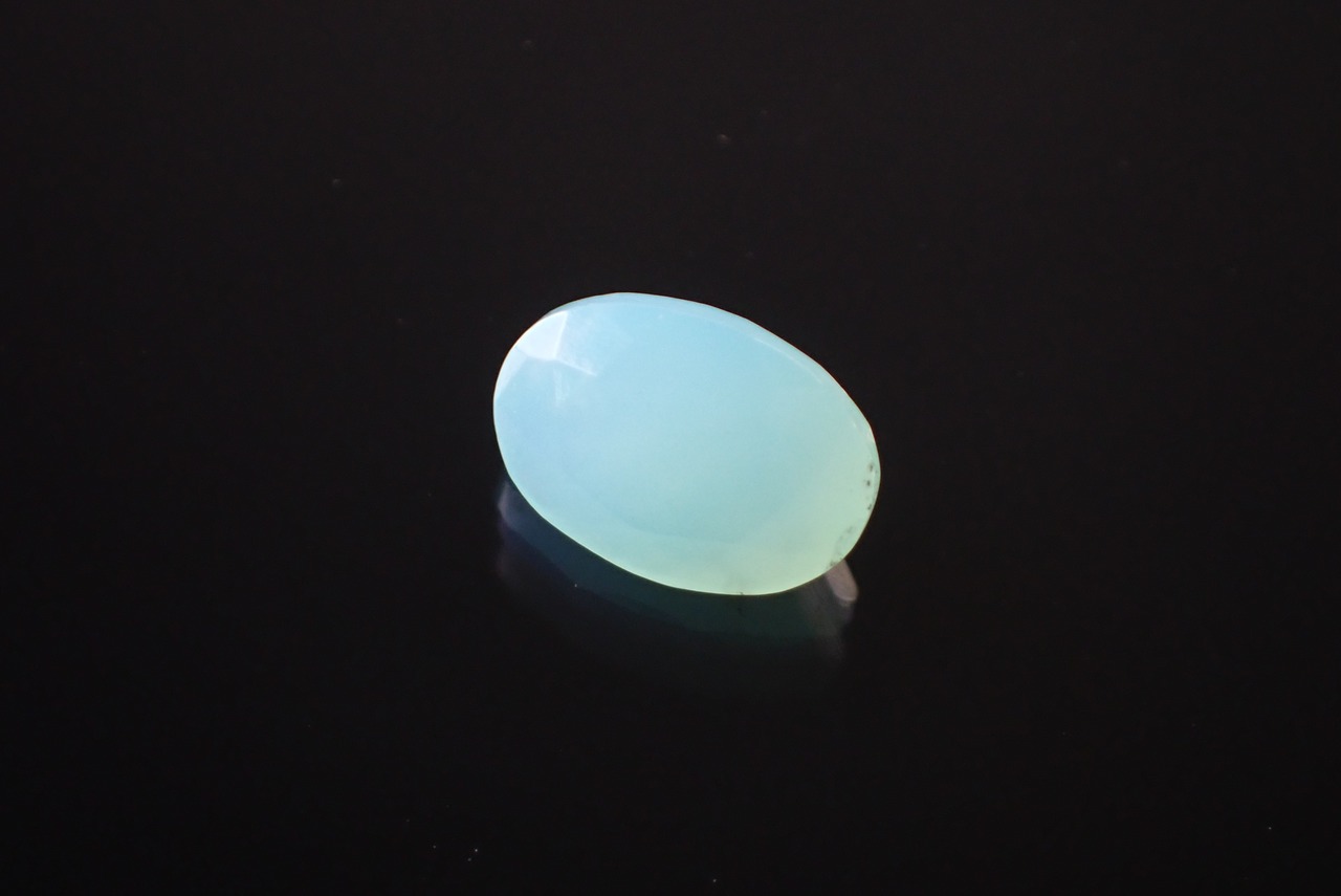 ブルーオパール　0.70ct　[D3-236]