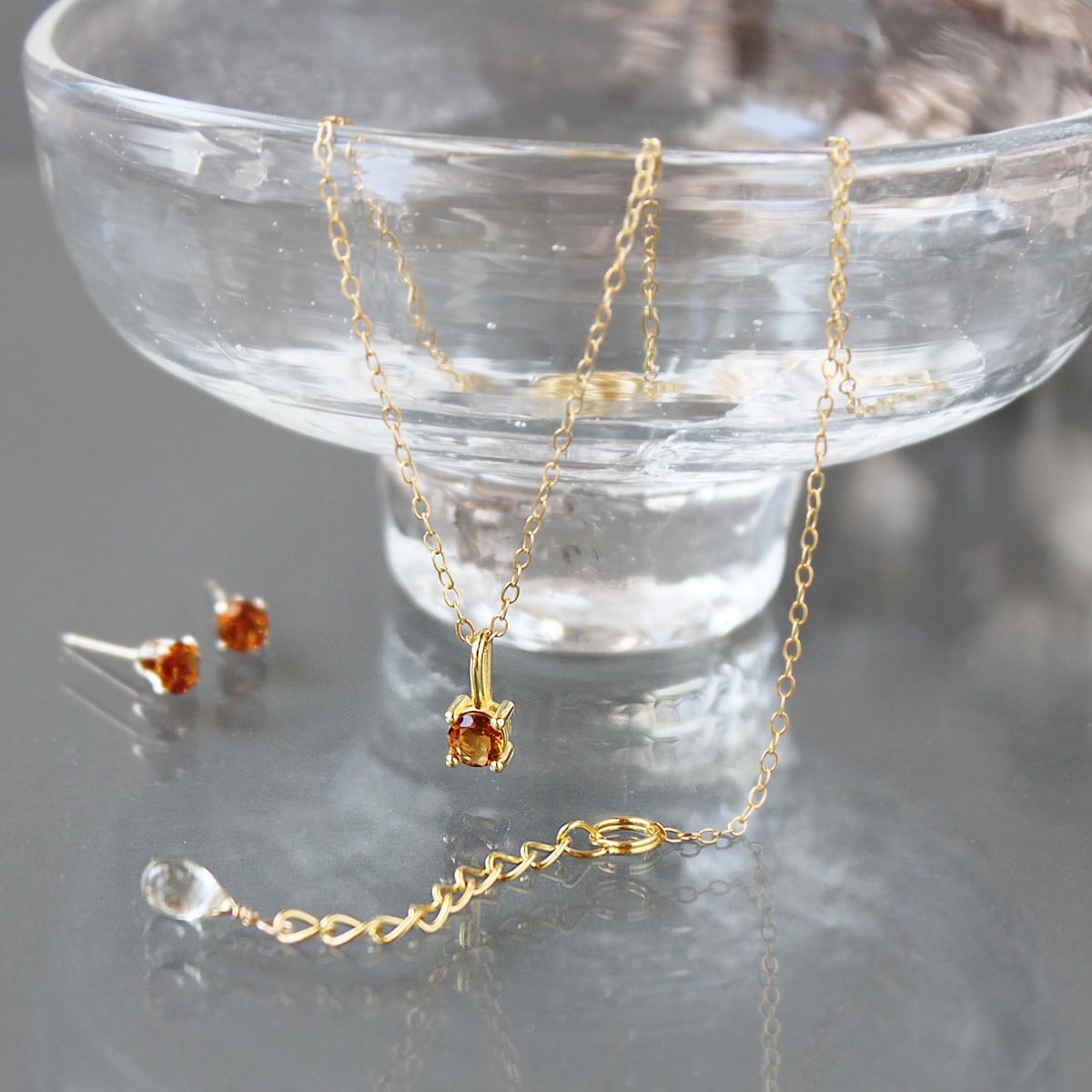 555/14kgf宝石質アイオライトとマデイラシトリンのチャーム 555/14kgf宝石質アイオライトとマデイラシトリンのチャーム - メルカリ