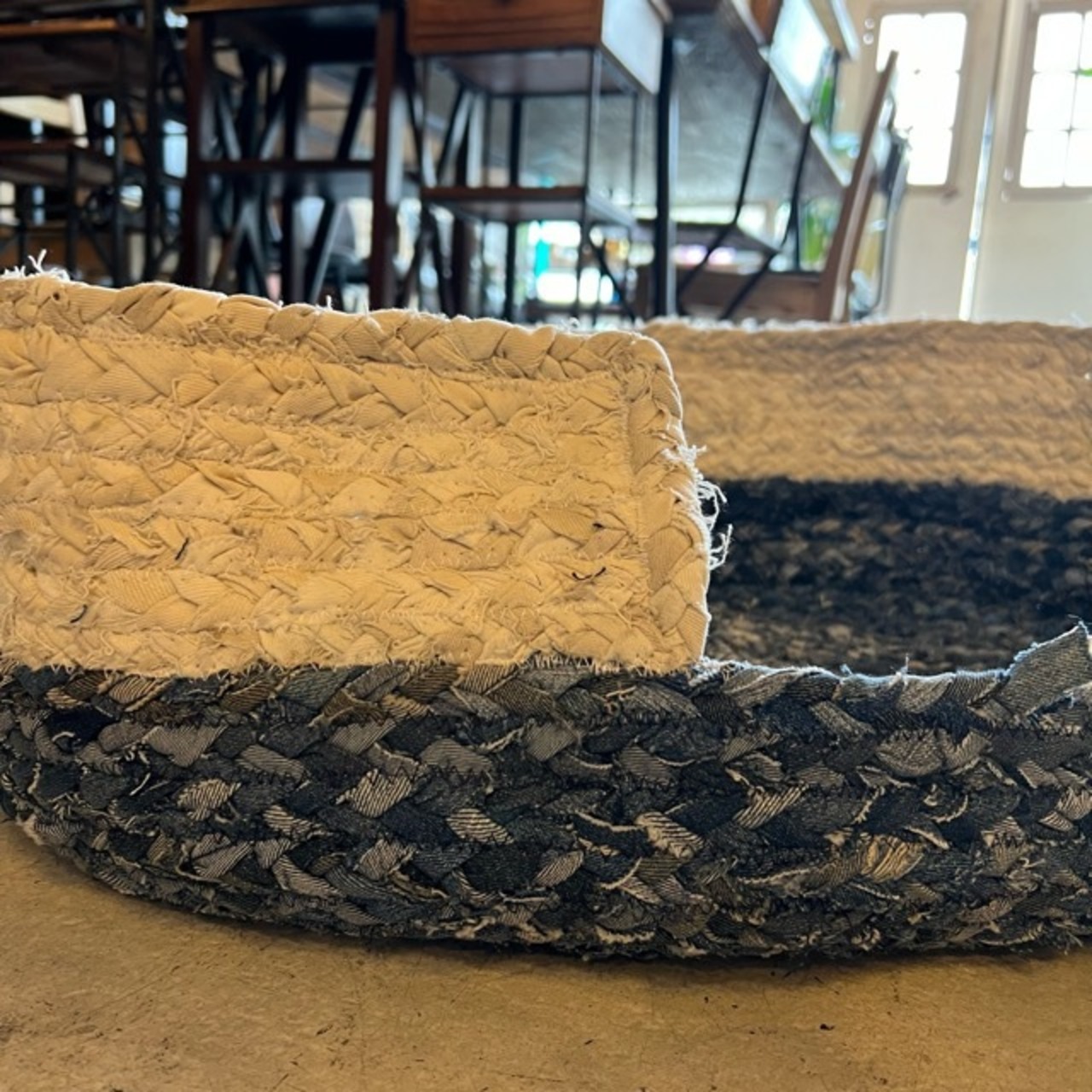 TOPANGA Homefurnishing　Recycled Multicolor Pet Rug  Blue Large　リサイクルマルチカラーペットラグブルー  ラージサイズ　デニム　犬　猫　中型犬 大型犬