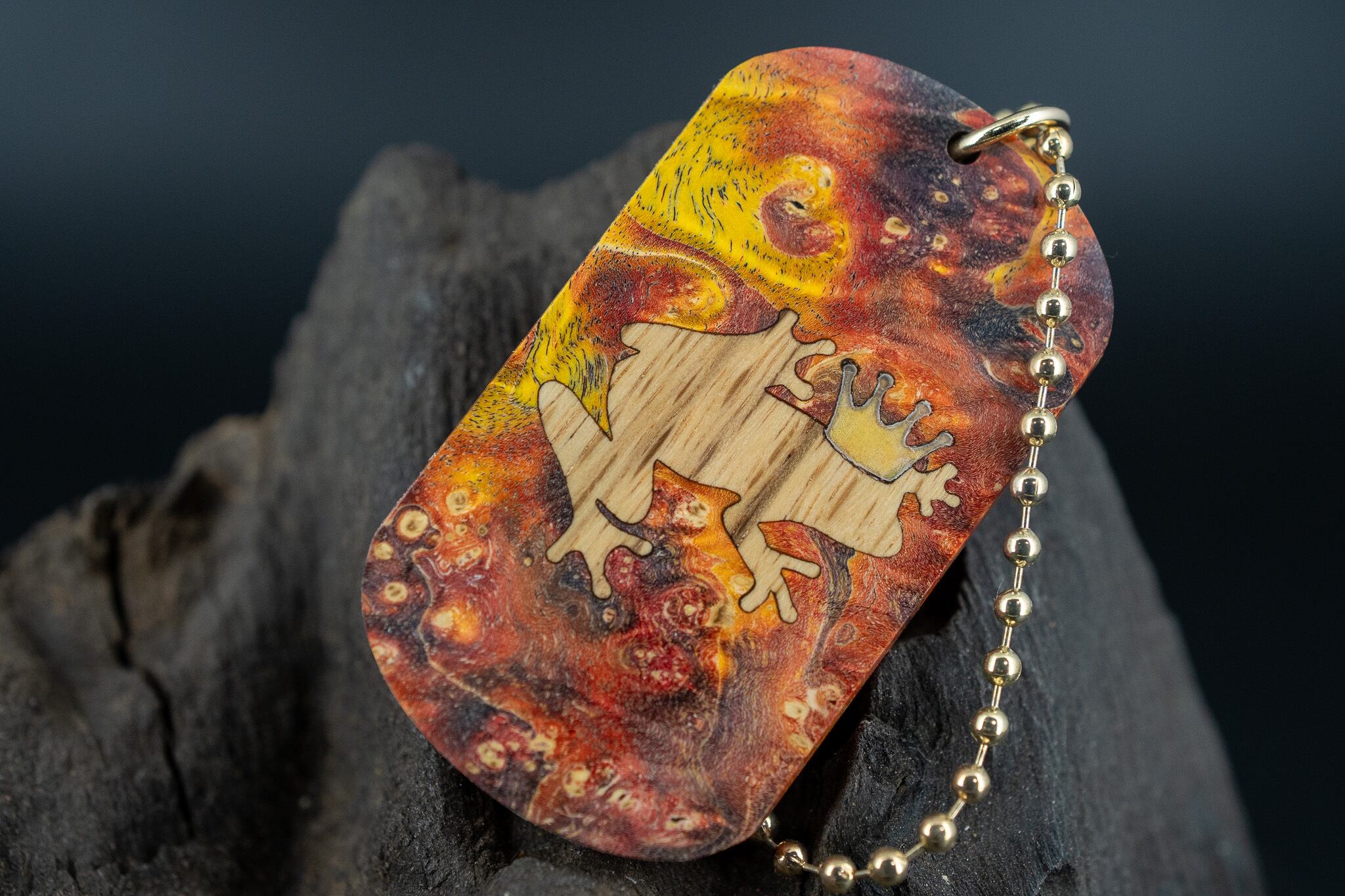 【カナダの象徴】ハードメープル 瘤杢 スタビライズウッド ドッグタグ 象嵌 カエルの王様