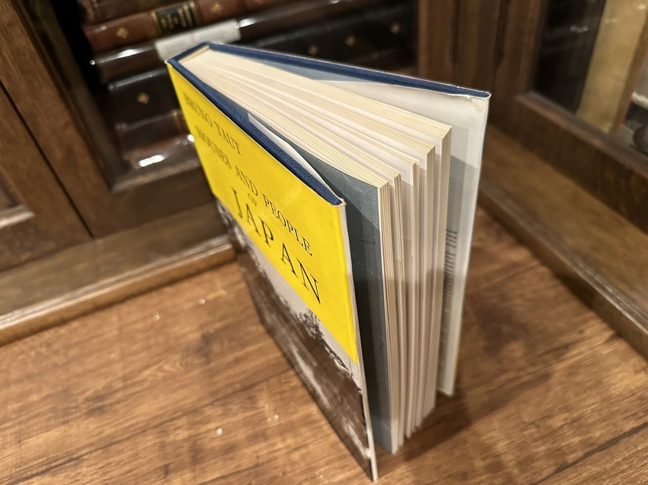 RAA011】【SECOND EDITION】HOUSES AND PEOPLE OF JAPAN/ rare book