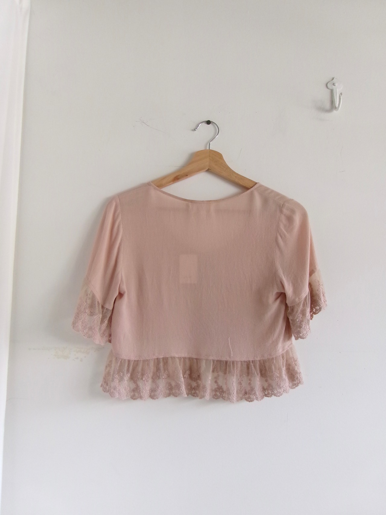 Laced design short blouse | レースショート丈ブラウス