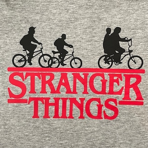 【JHK】ストレンジャーシングス プリント スウェット トレーナー 海外ドラマ Netflix ネトフリ Stranger Things ロゴ M US古着