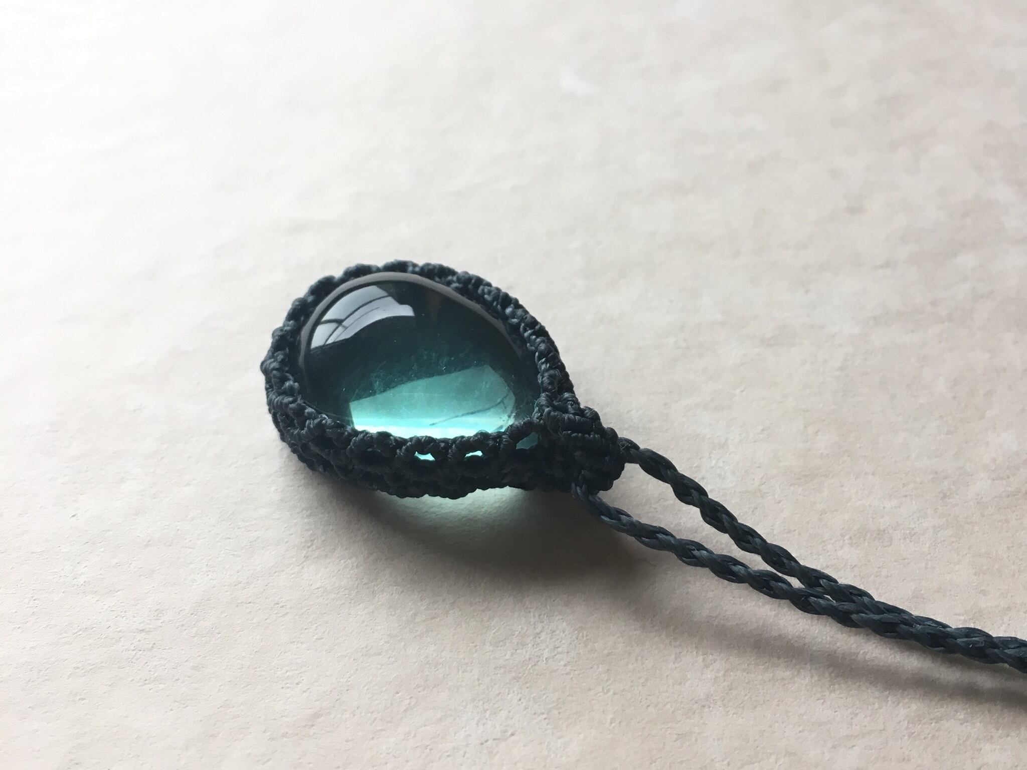 レインボーフローライト macramé necklace