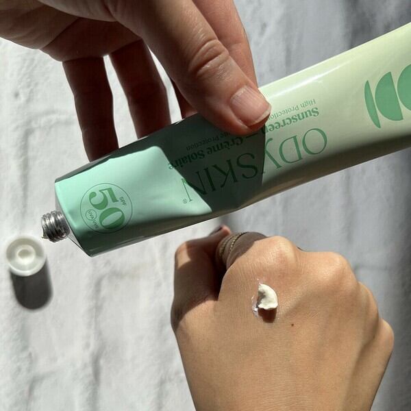 ODYSKIN 日焼け止めクリーム SPF30/50 Amazon.co.jp: ODYSKIN(オディスキン)サンスクリーン 75mL