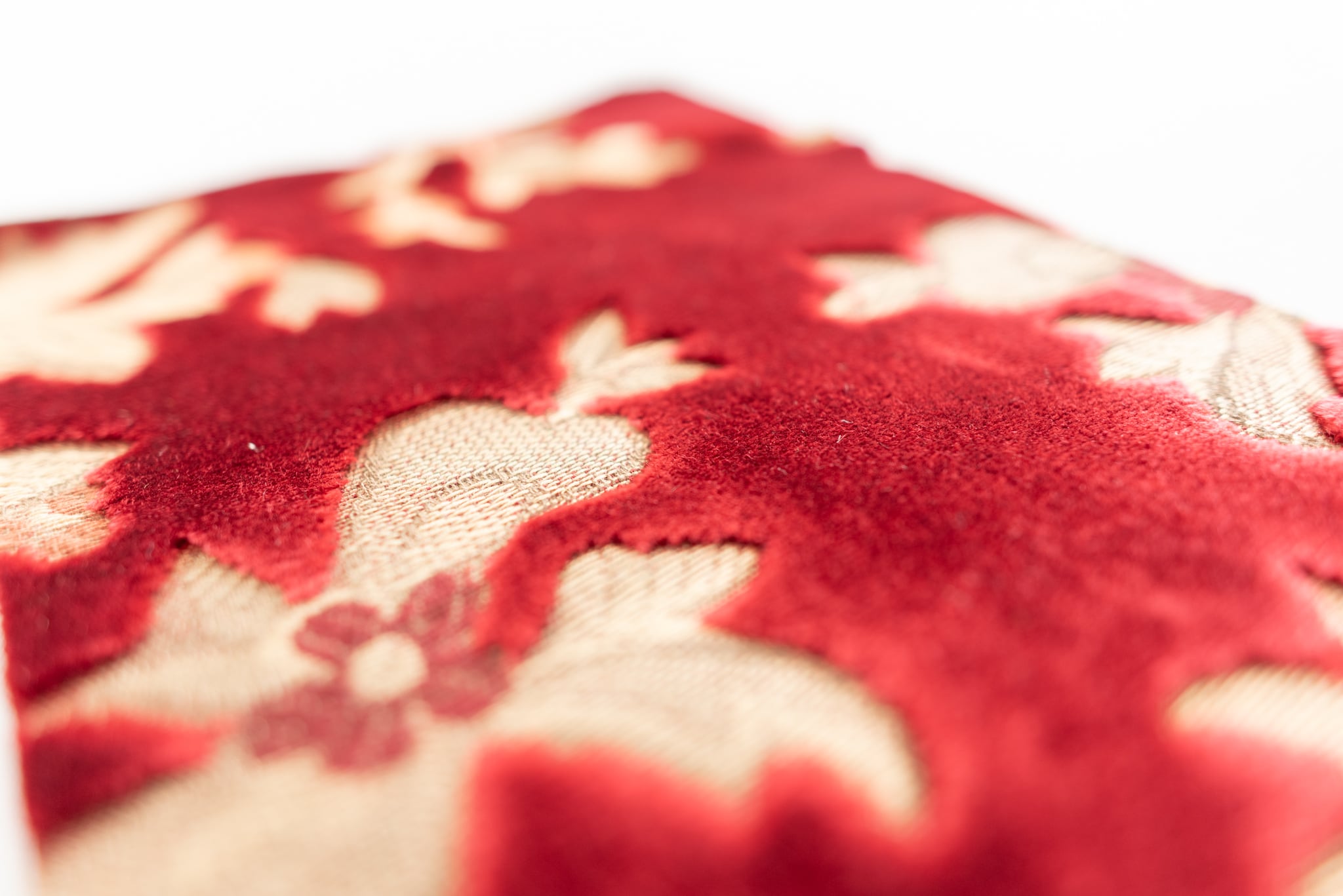 再販】ひらひらスモッキング刺繍のフリルのリバティポケットティッシュ