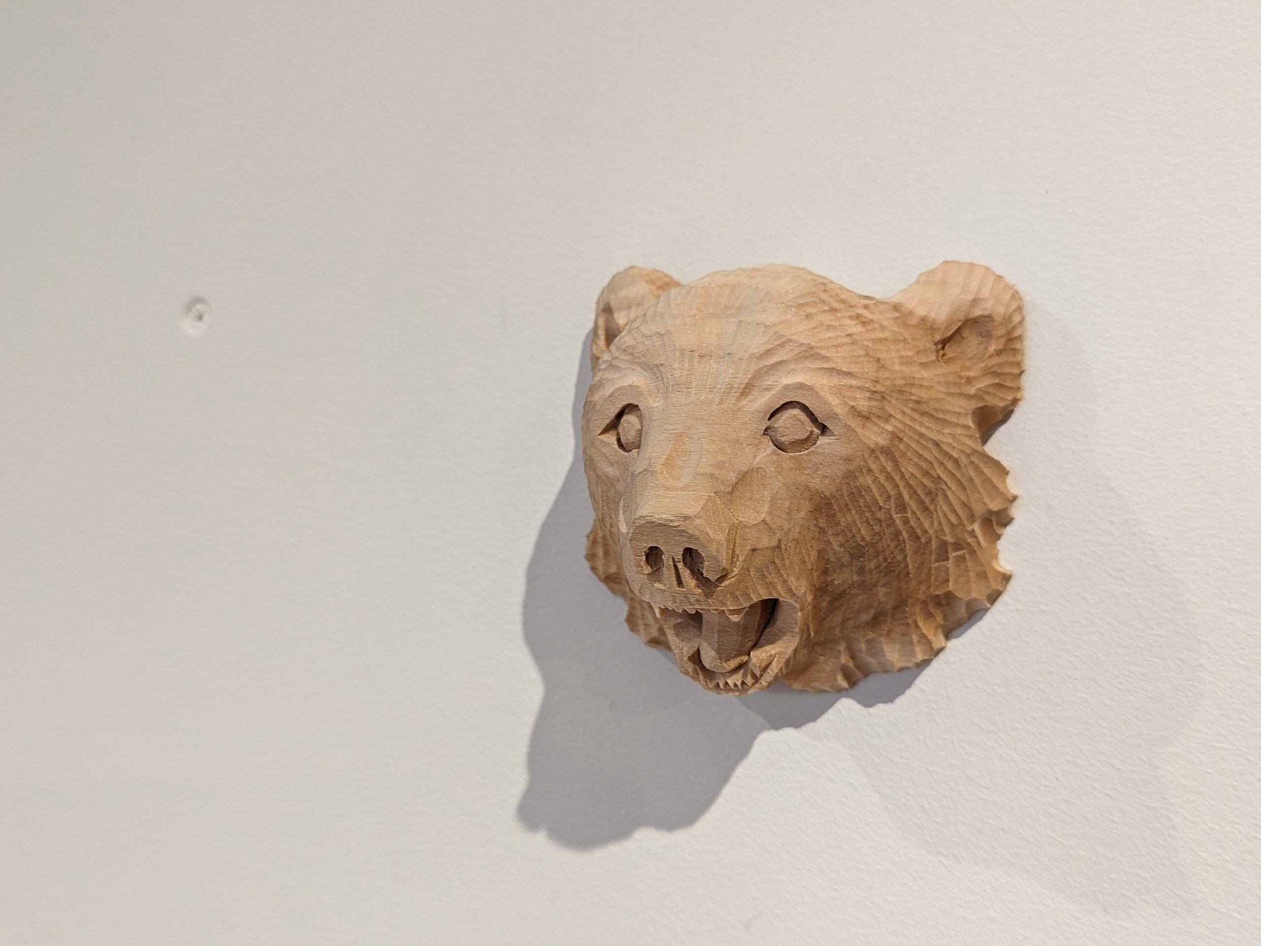 利(とし)さん　熊マスク　#１（無塗装）　|　木彫りの熊