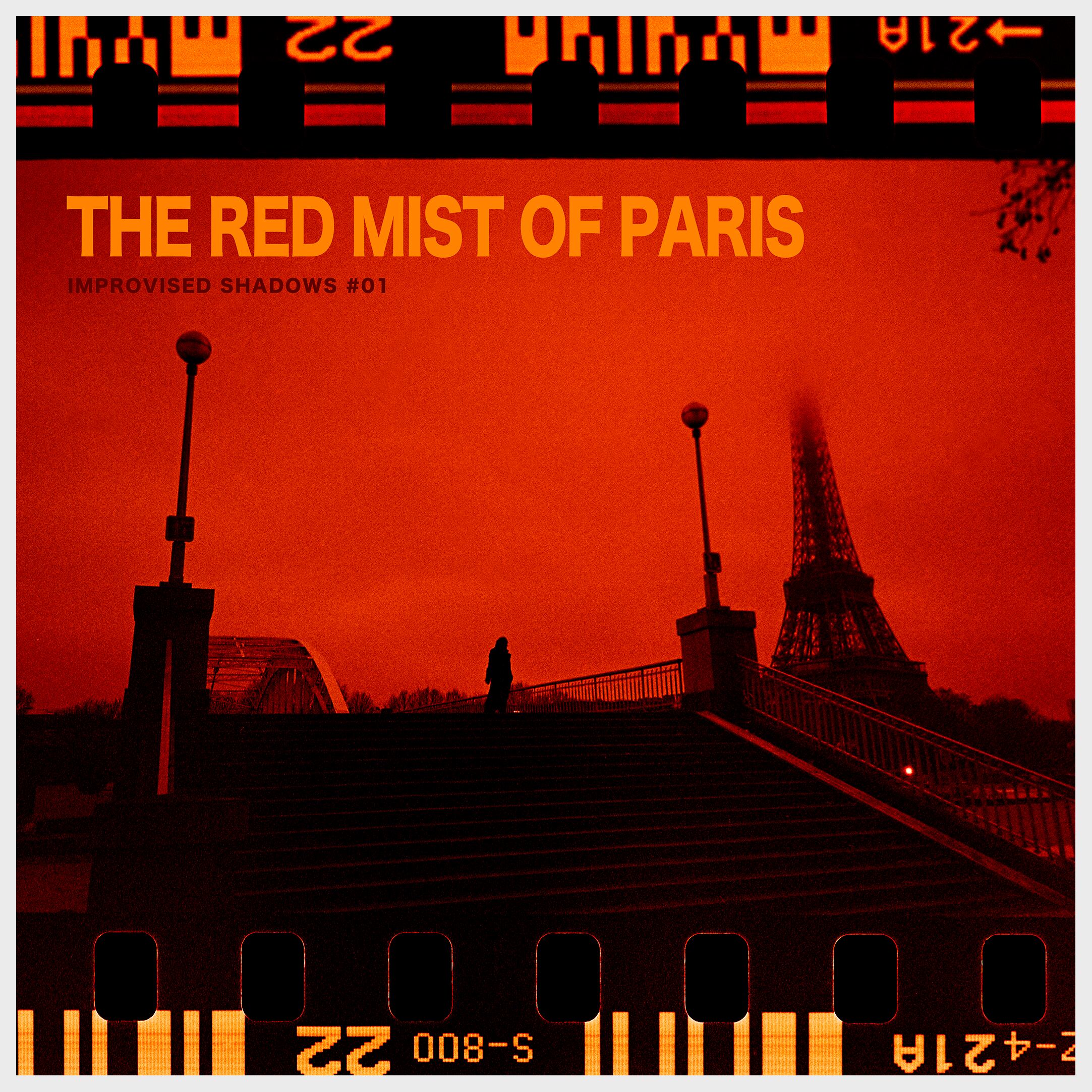 "The Red Mist of Paris" パリの赤い霧