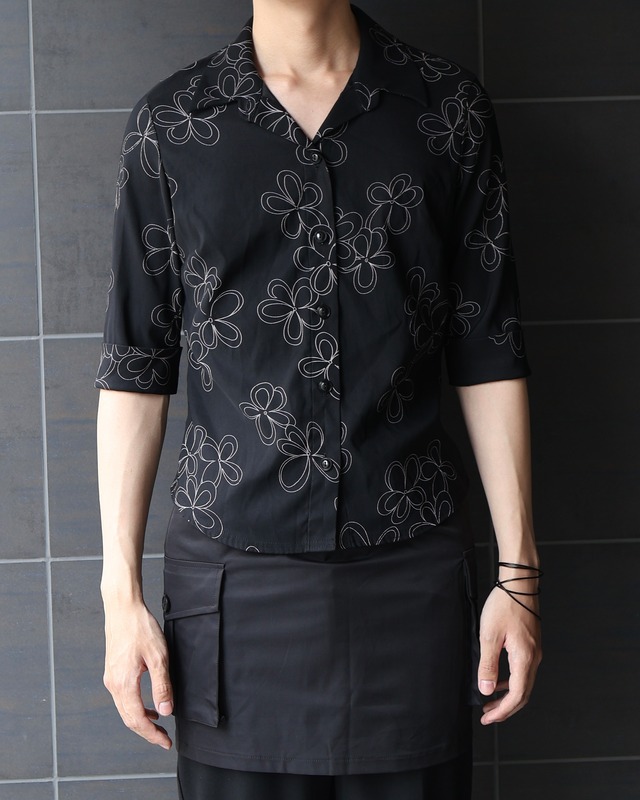 3/4 length flower design open collar shirt