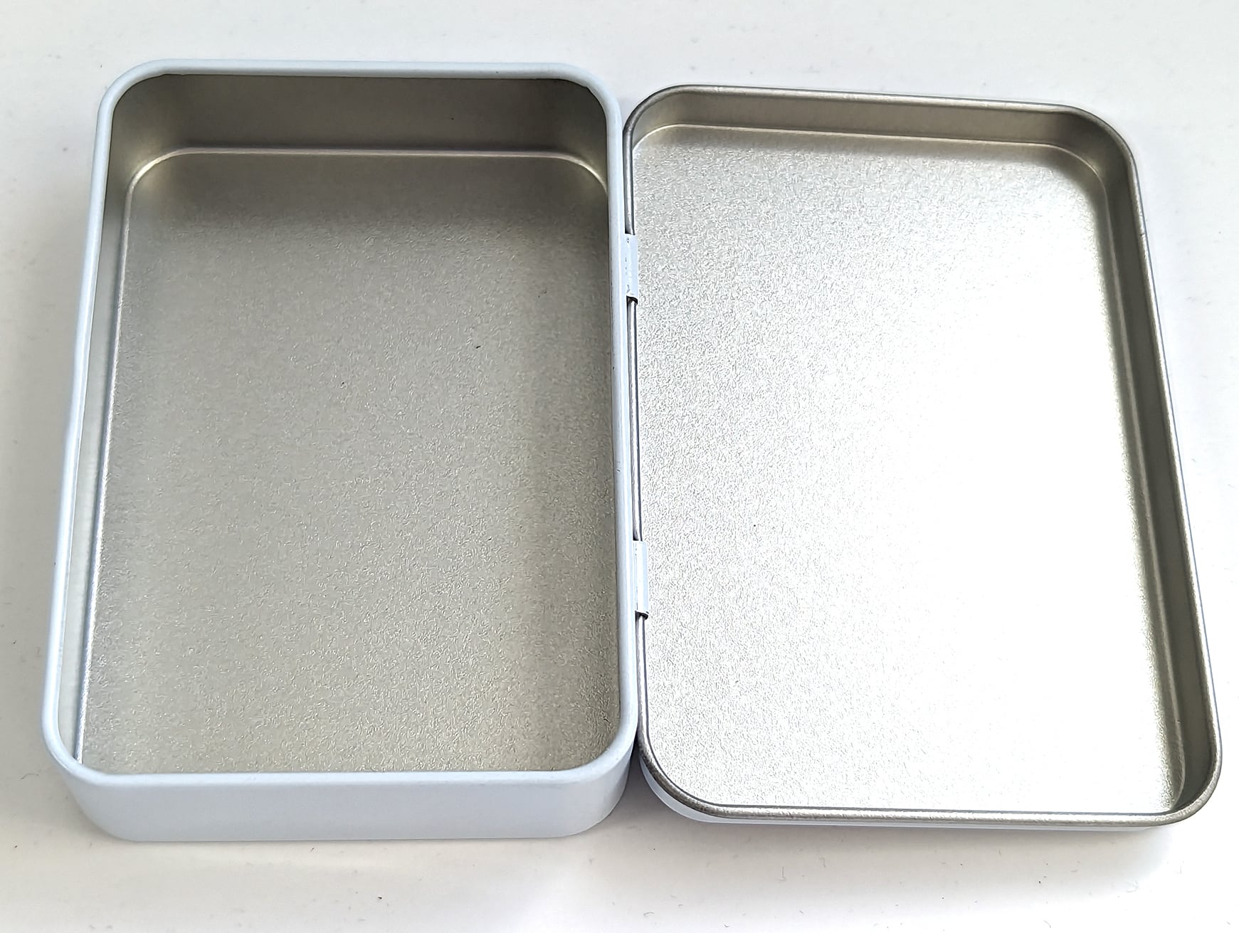 光の精ポンピーと花の精ウキウキ 小さい白い缶〈みにおん 松本