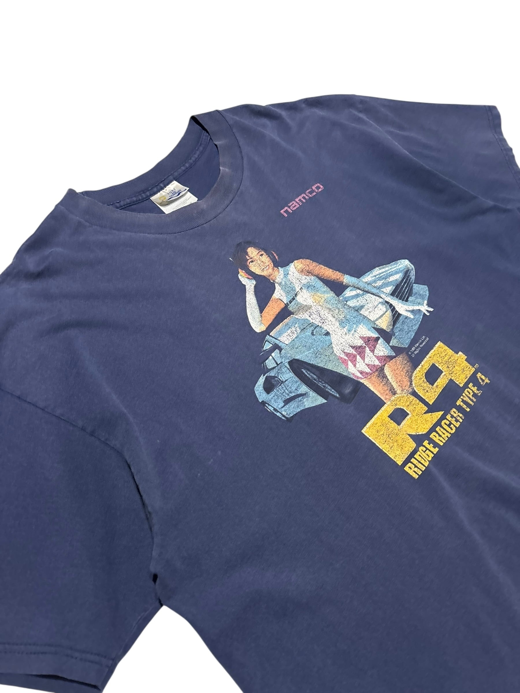 NAMCO Ridge Racer Type 4 “R4” ビデオゲームTシャツ | フミマ