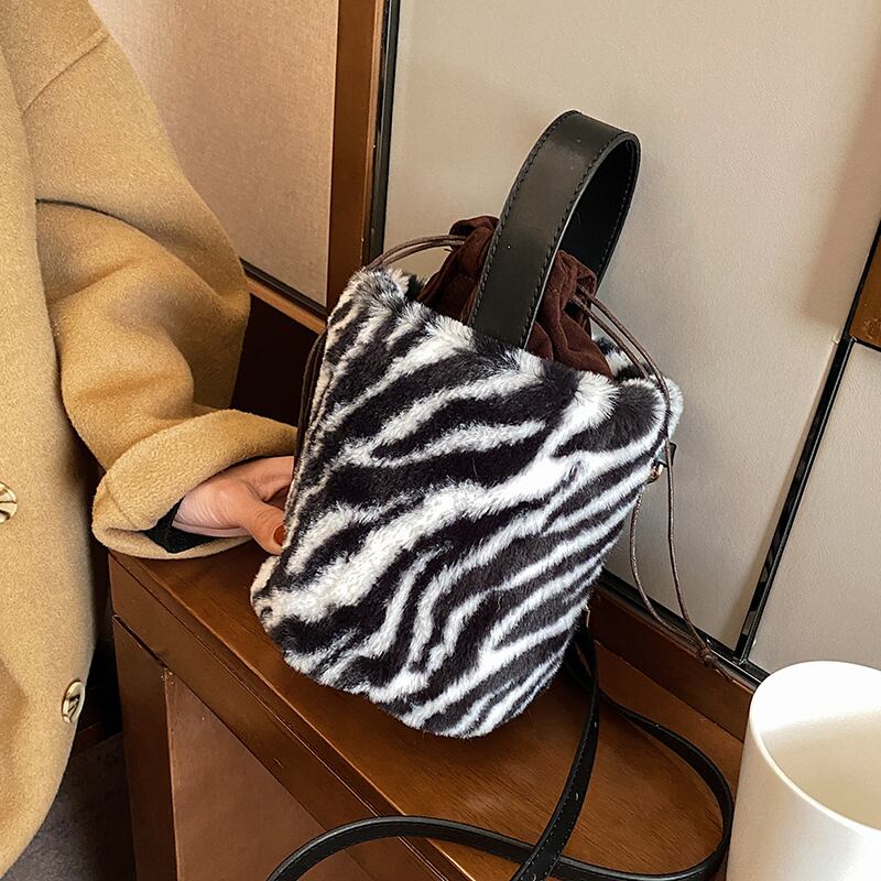 オータムウィンター 秋物 冬物 手作りハンドバック103595429