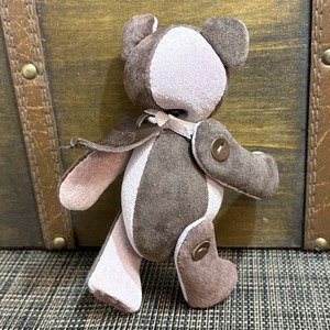 【ピッグスウェード】のベルベア★マイスターの手作り「ベルズベア」ピンクグレー＆ダークブラウン　写真の1点販売です