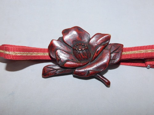 鎌倉彫帯留 (椿)椿　Kamakura work obi sash clip(camellia)