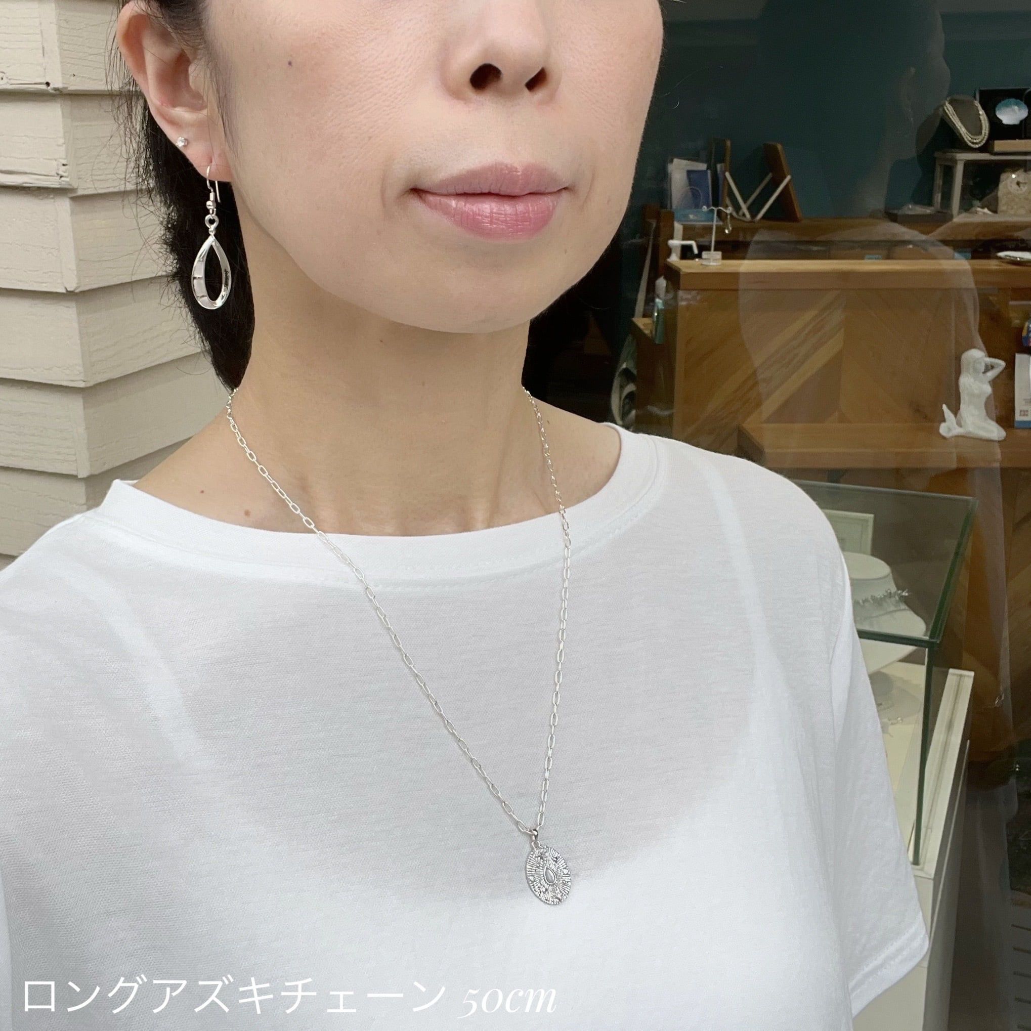 白蝶貝 スパークリング オーバル プレート ペンダント （チェーン