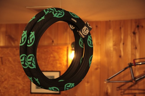 FEDERAL Command LP Tyre 20" - Black With Teal Logos 2.40"  bmx