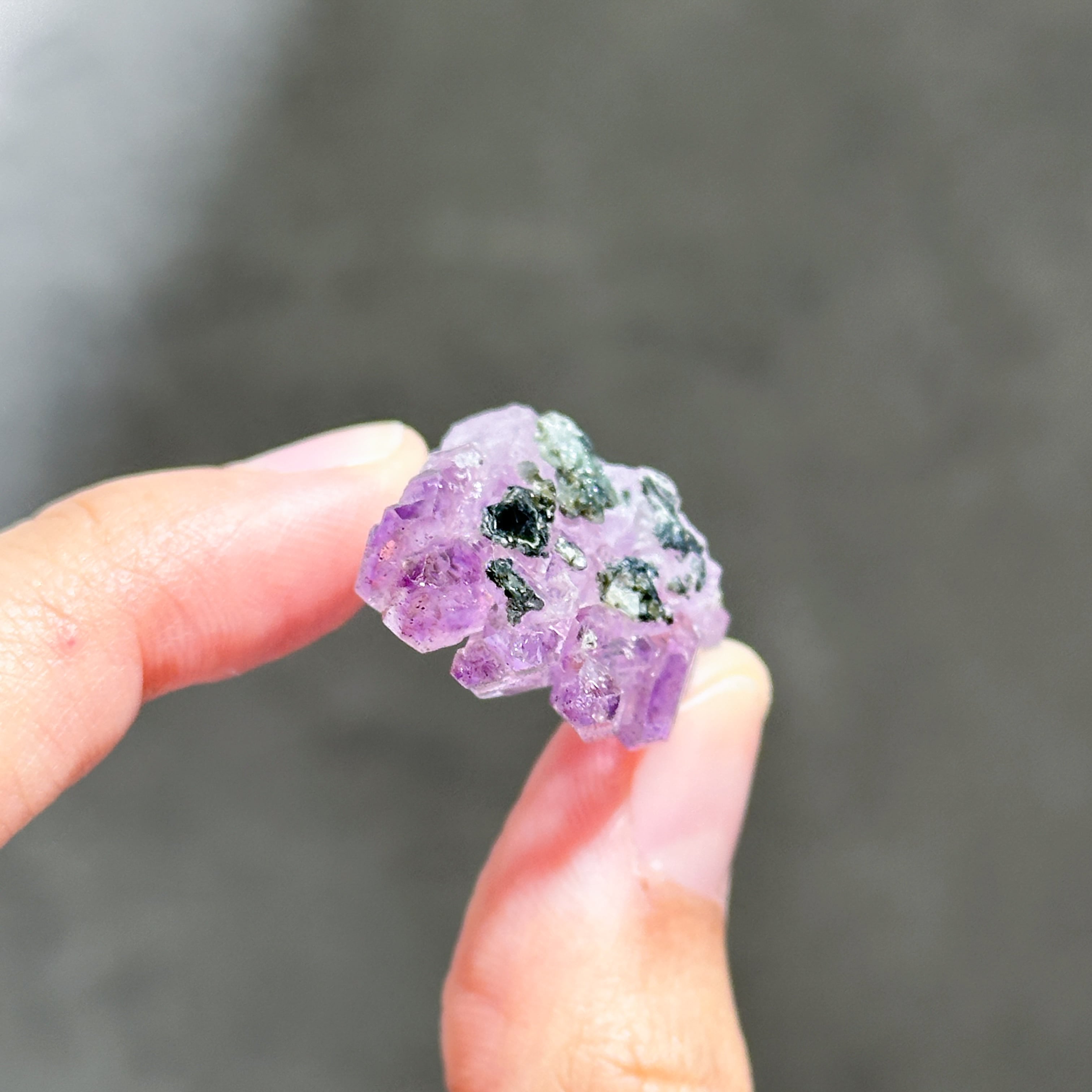 アメジストクラスター♡ルチル共生♡♡No.1299 アメジストクラスター♡ルチル共生♡♡No.1299 アメジスト 原石