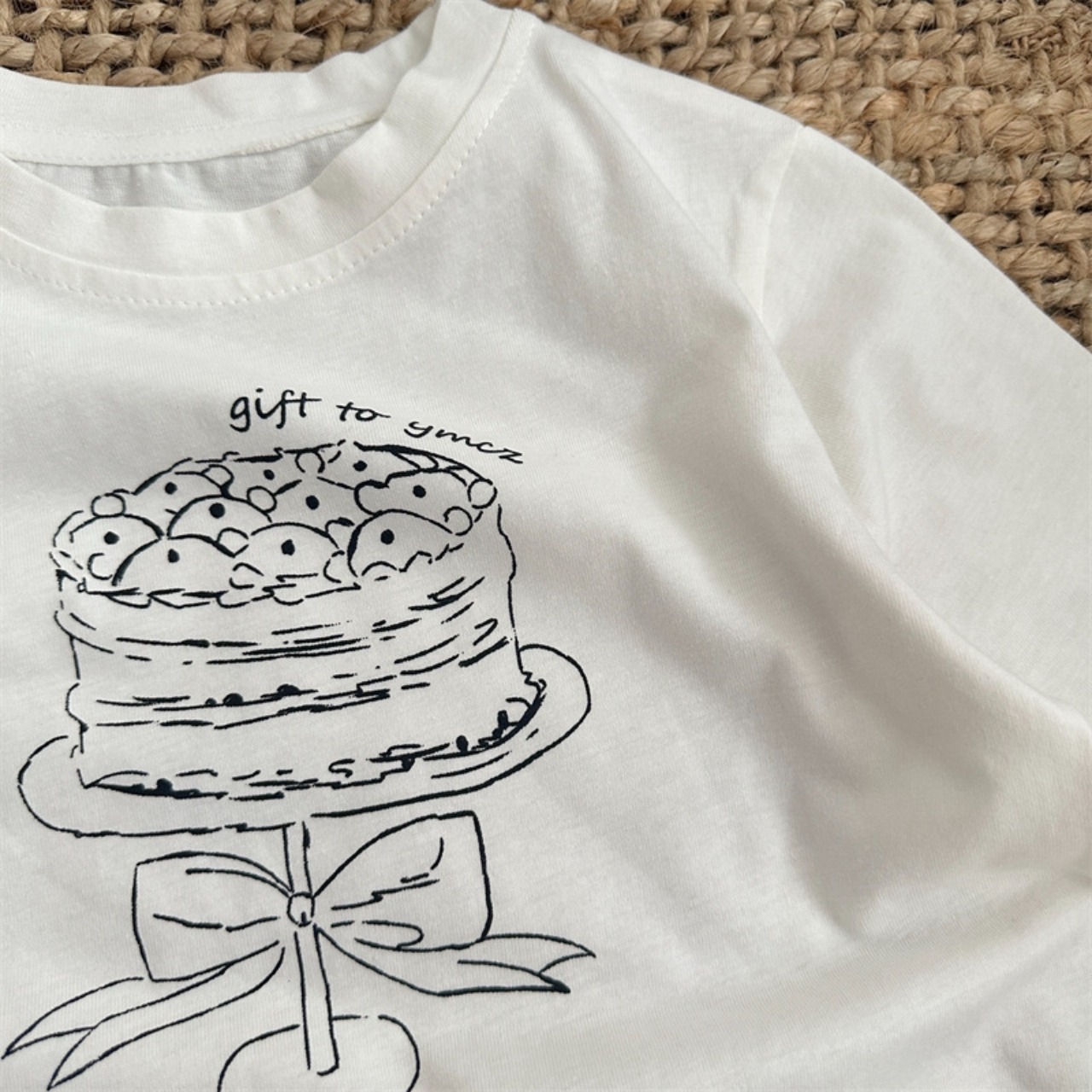 秋フリル付きケーキ綿製Tシャツ