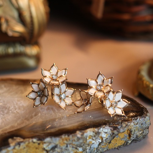 USA VINTAGE TRIPLE FLOWER DESIGN EAR CLIPS/アメリカ古着トリプルお花デザインイヤリング