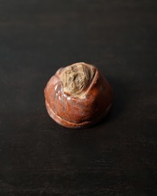 香合　達磨　赤楽風
