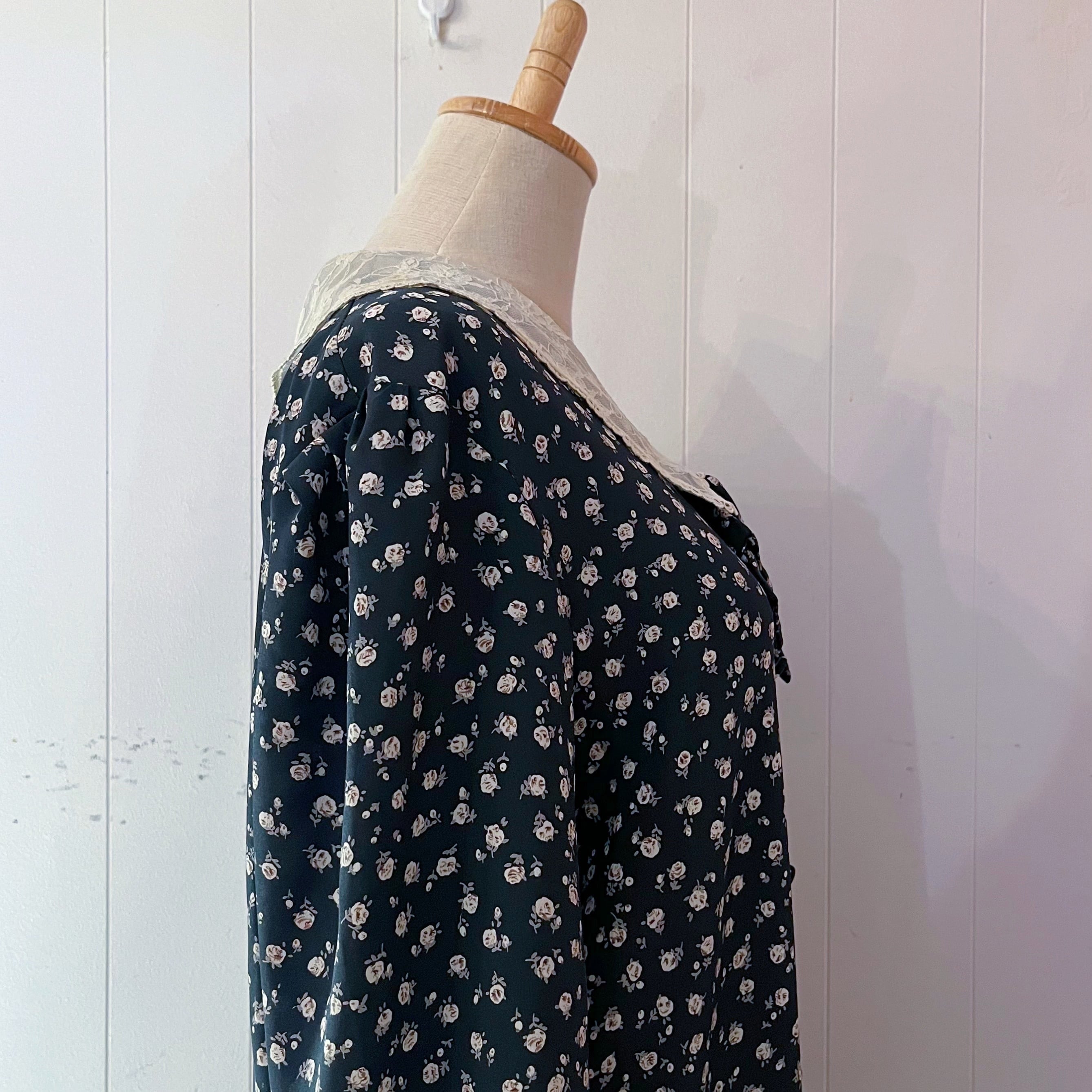 mini rose lace collar one-piece