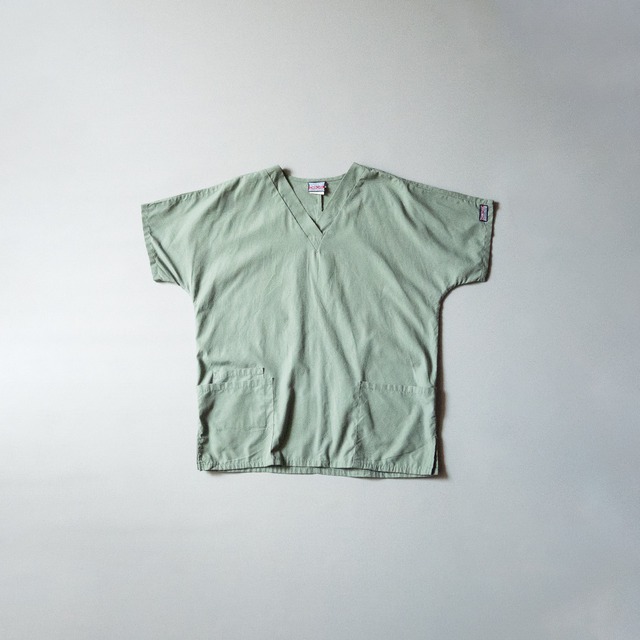 "CHEROKEE" used V-neck pullover