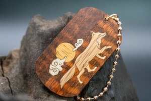 【 木のダイヤモンド 】スネークウッド ドッグタグ 十五夜きつね