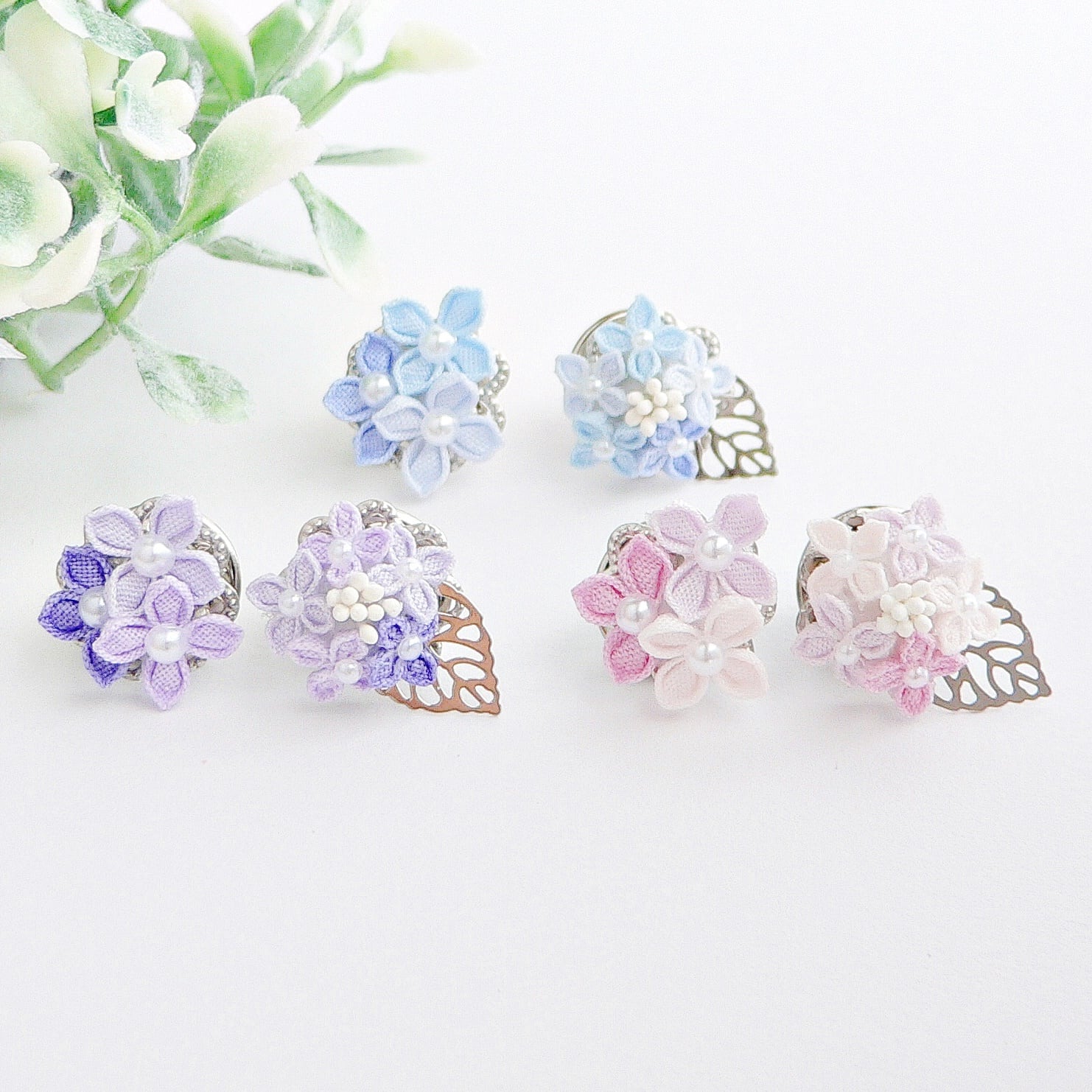 つまみ細工 がくあじさいの襟ブローチ 】----ラペルピン/ピンバッジ