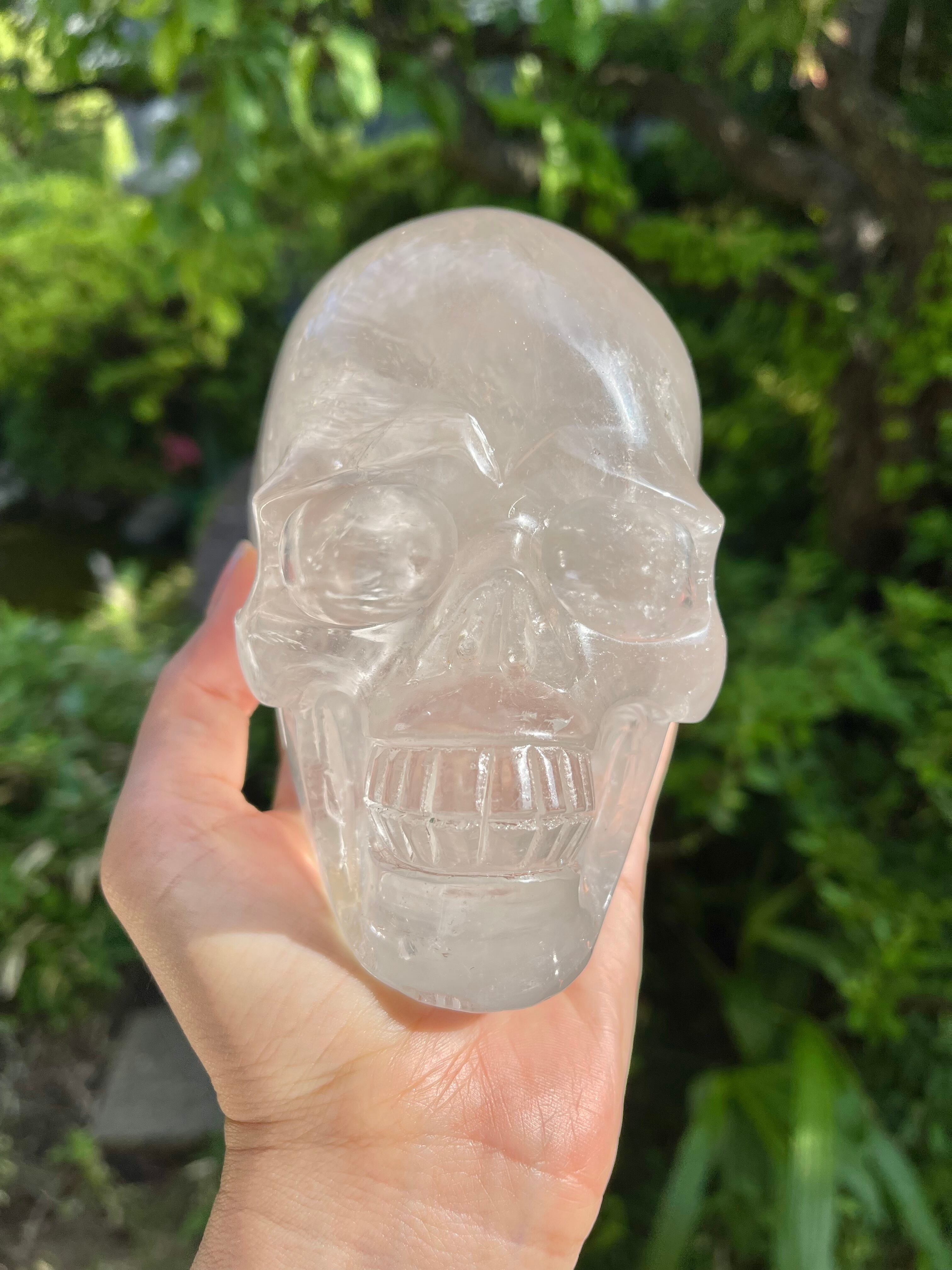 Crystal skull with rainbow,pyrite and limonaite(パイライト＆リモナイト、レインボー　イン　クオーツ）15cm