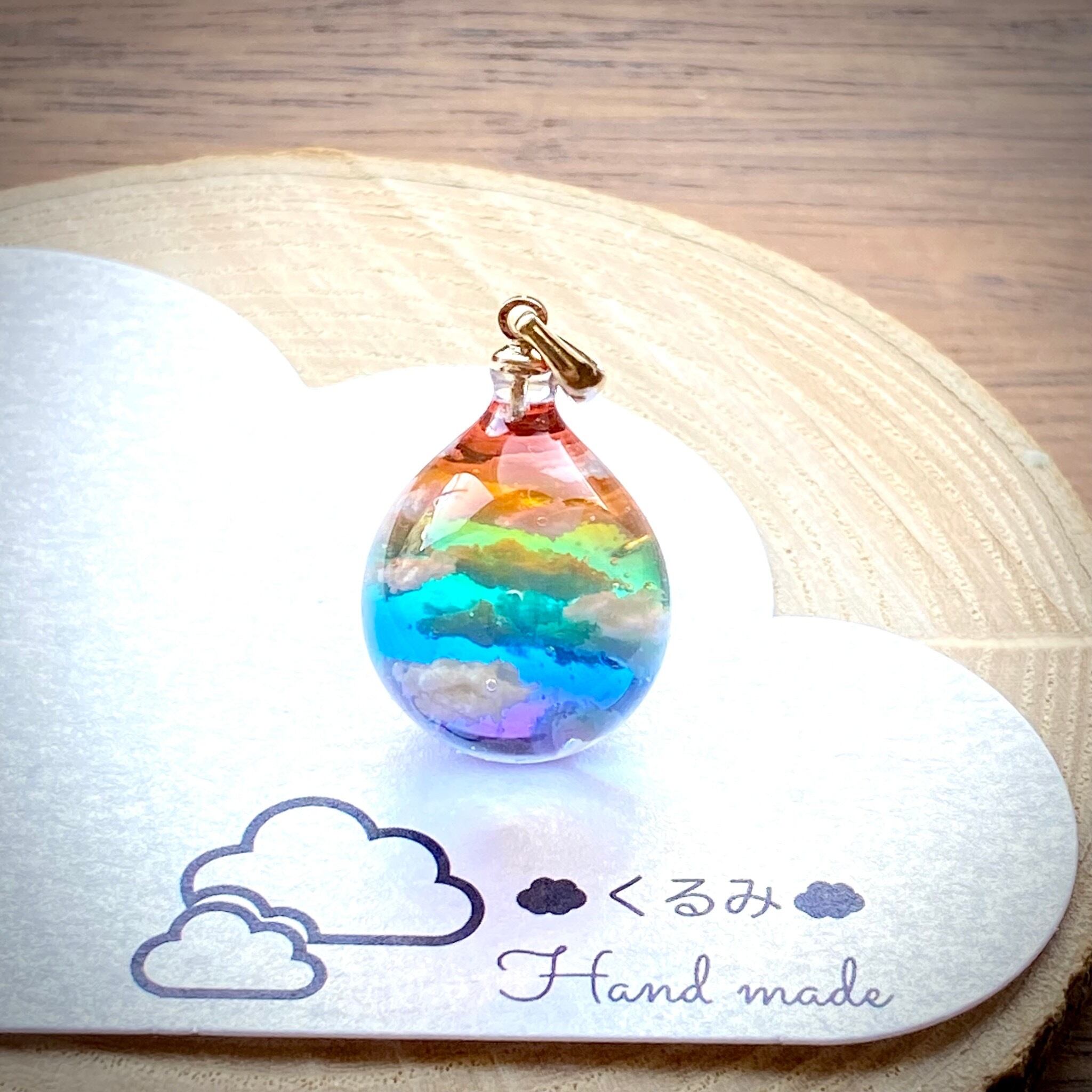 空&雲ペンダント 風船型 虹色の空 C