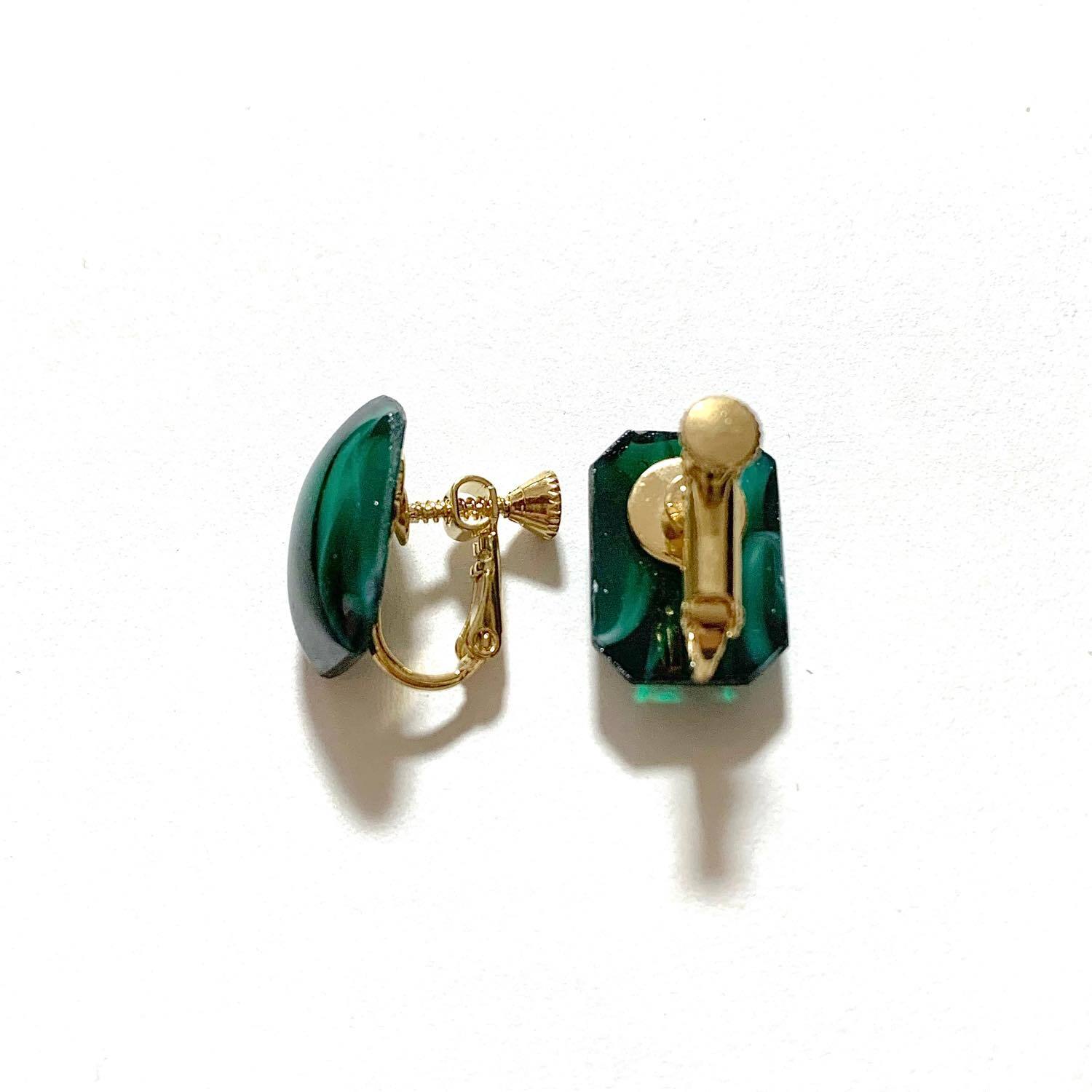 チェコスクエアヴィンテージカボションの〈ピアス/イヤリング〉 | Dua