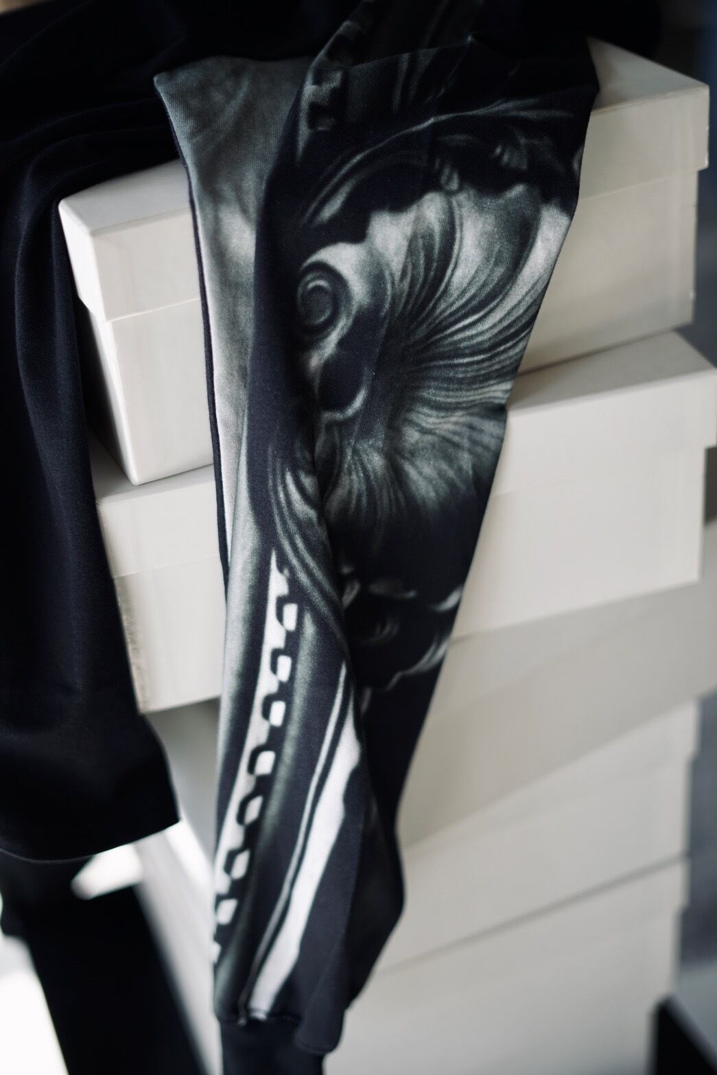 Mediam / Memories Sleeve Rib Long Tee ( White , Black ) | JUQUI Online