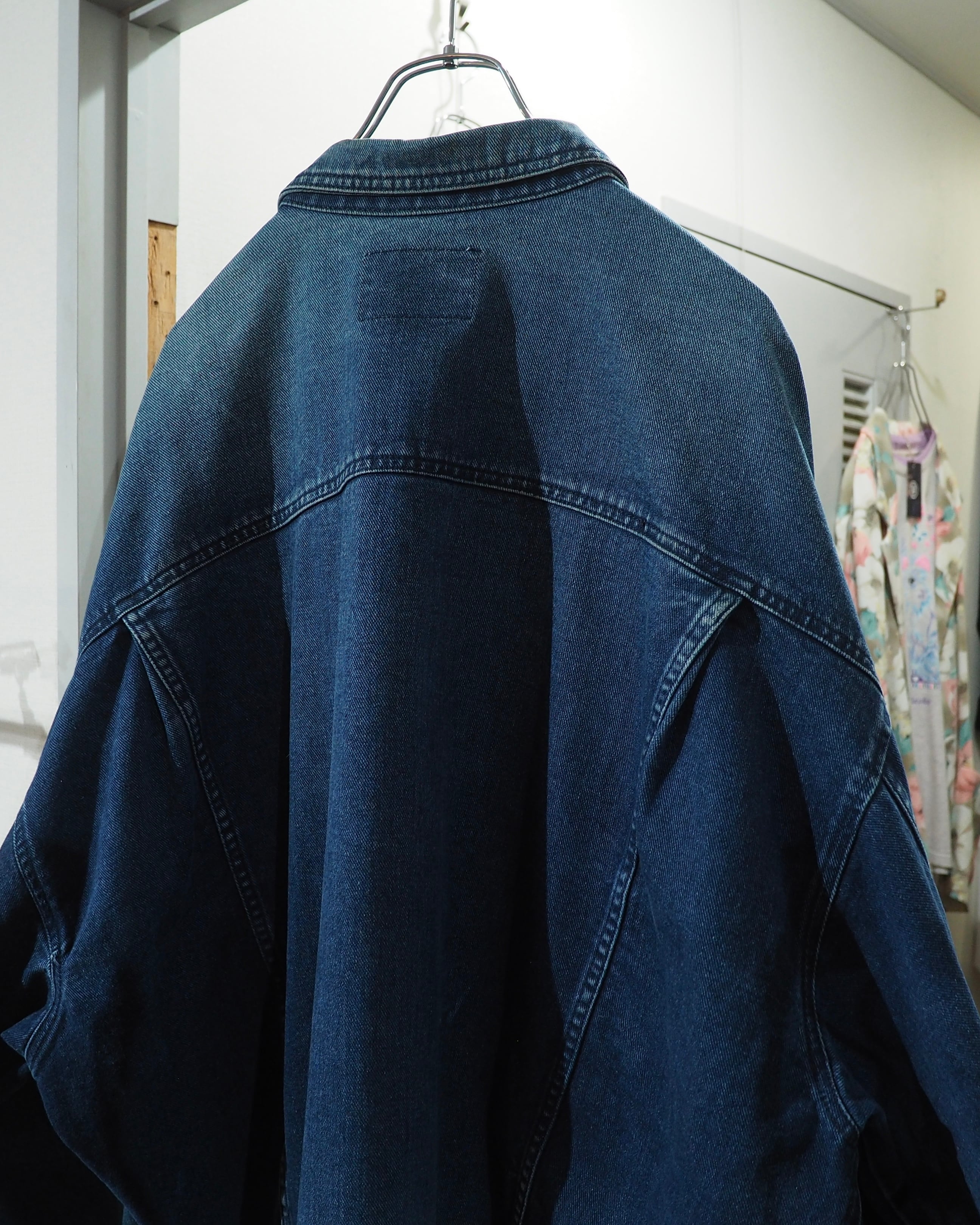 1990s " JORDACHE " Beautiful Fade Indigo Blue × Over silhouette vintage Denim Tracker jacket