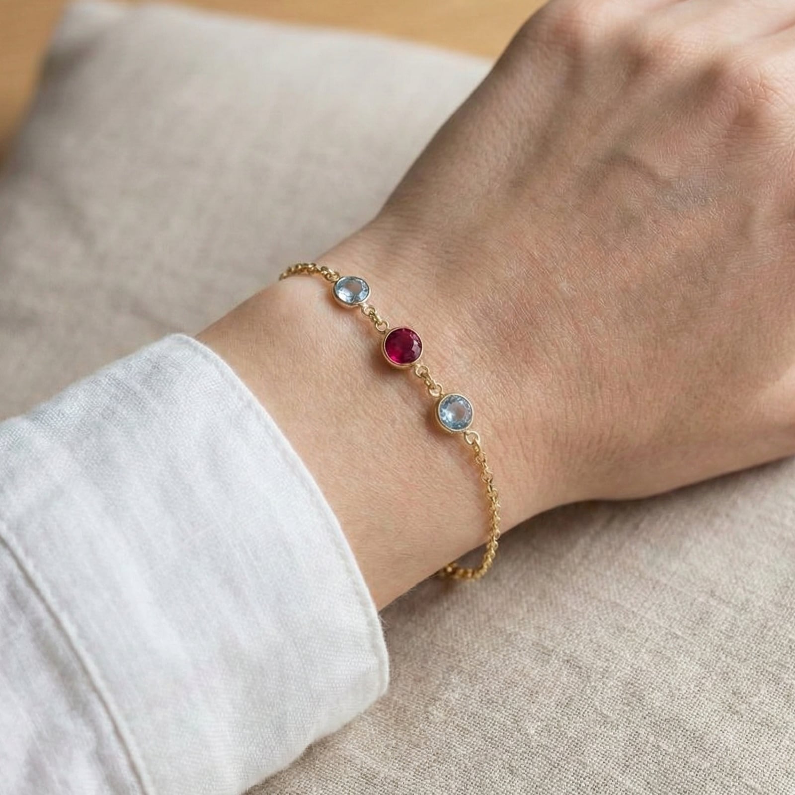 ガーネットとライトサファイアのブレスレット