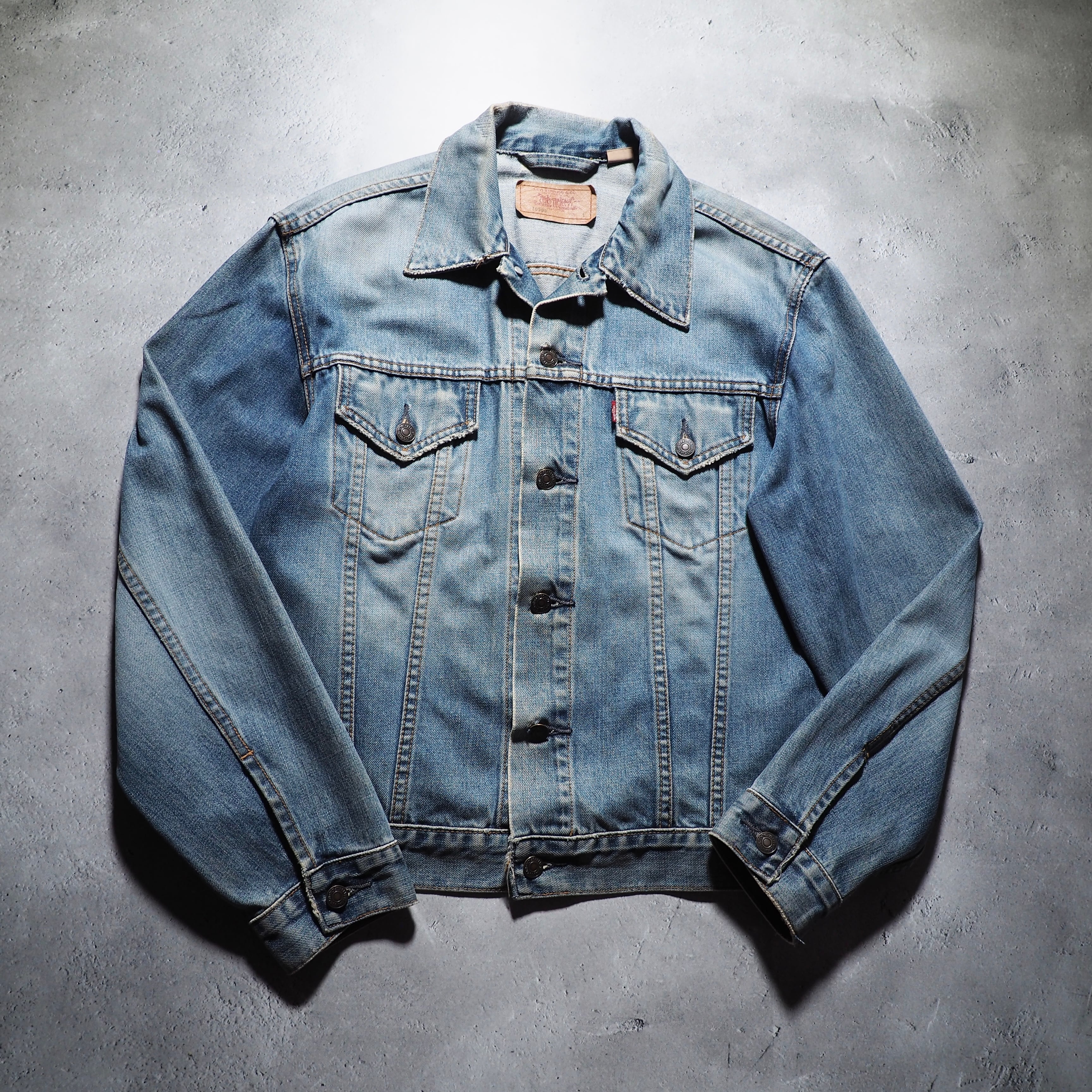 1990s ” Old Euro Levi's ” Good aging vintage loose Denim jacket
