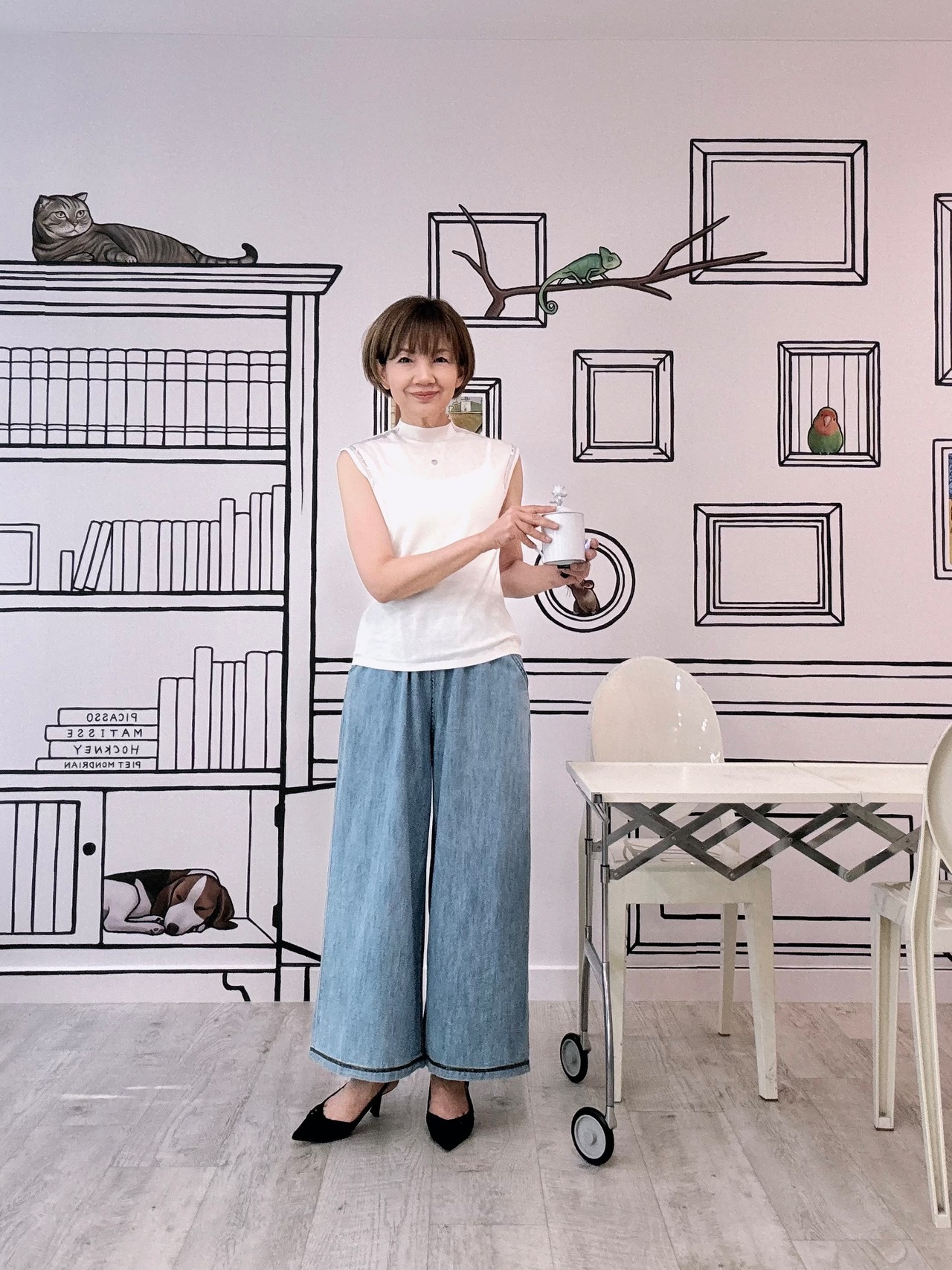 裾デザインワイドパンツ　素材が素晴らしい25300円を　バイオーダーのため納品まで1週間くらいかかります。