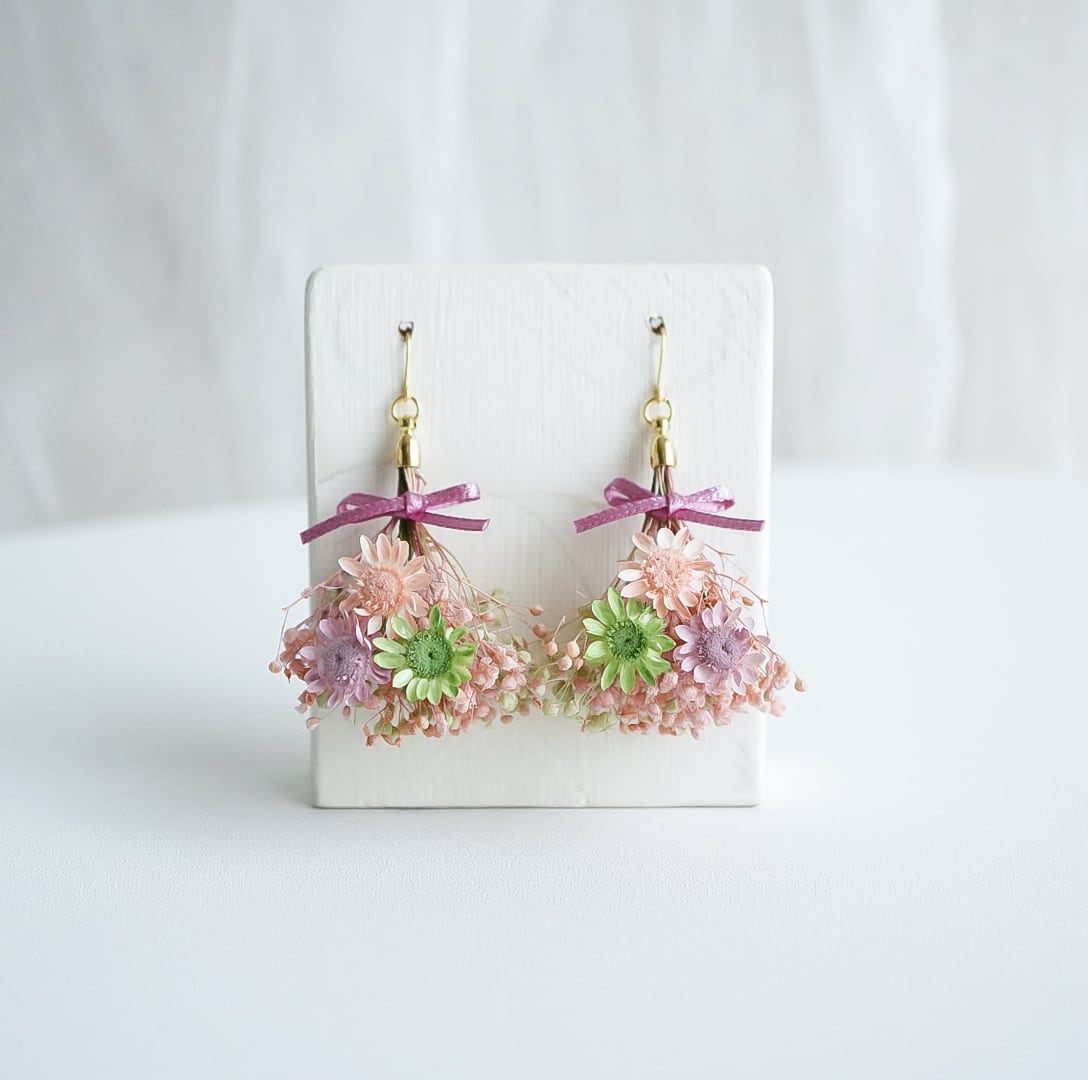 春風の花束の耳飾り